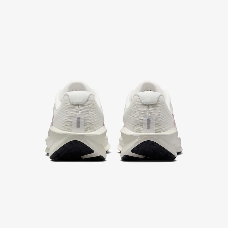 Nike Downshifter 13 Kadın Beyaz Koşu Ayakkabısı
