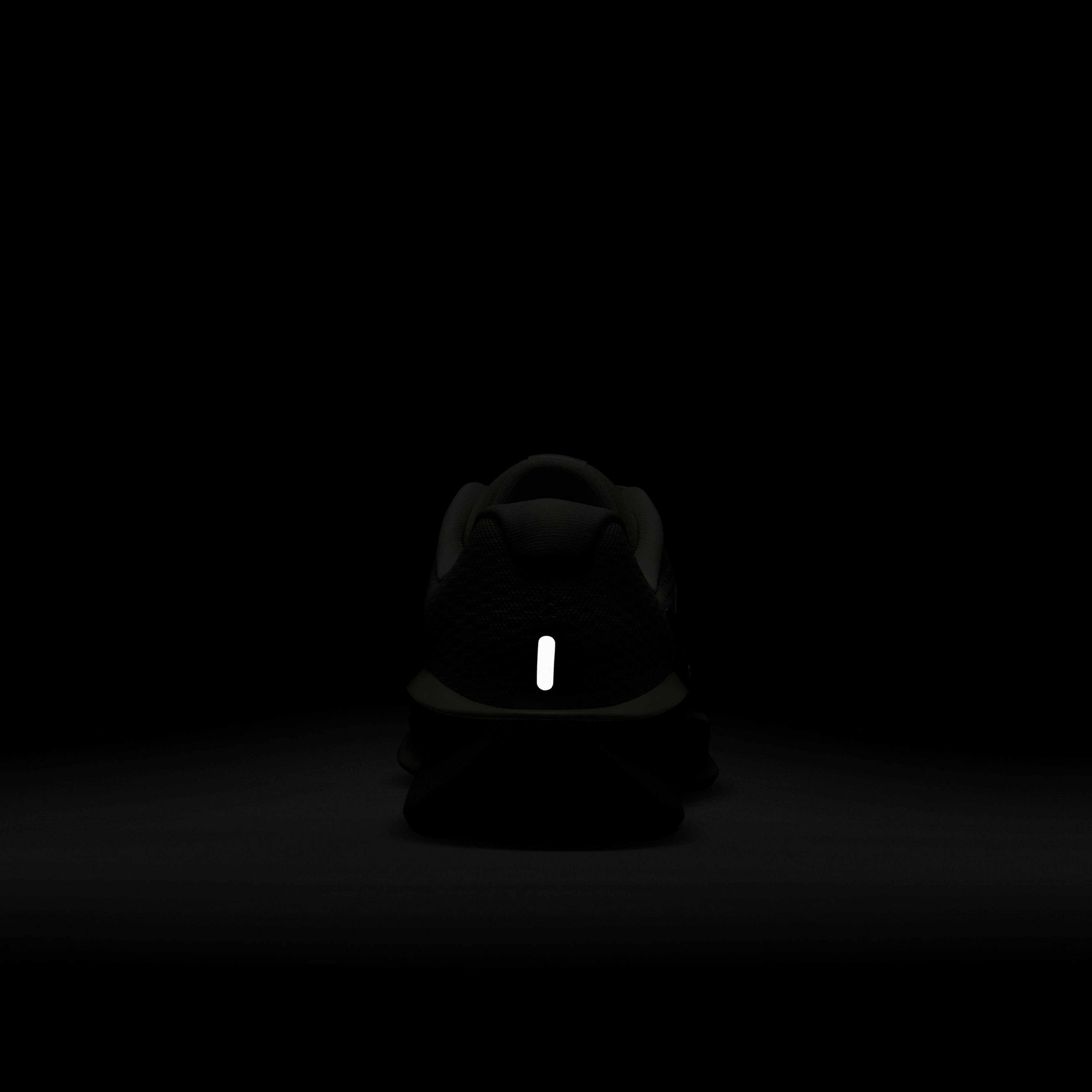 Nike Downshifter 13 Kadın Beyaz Koşu Ayakkabısı