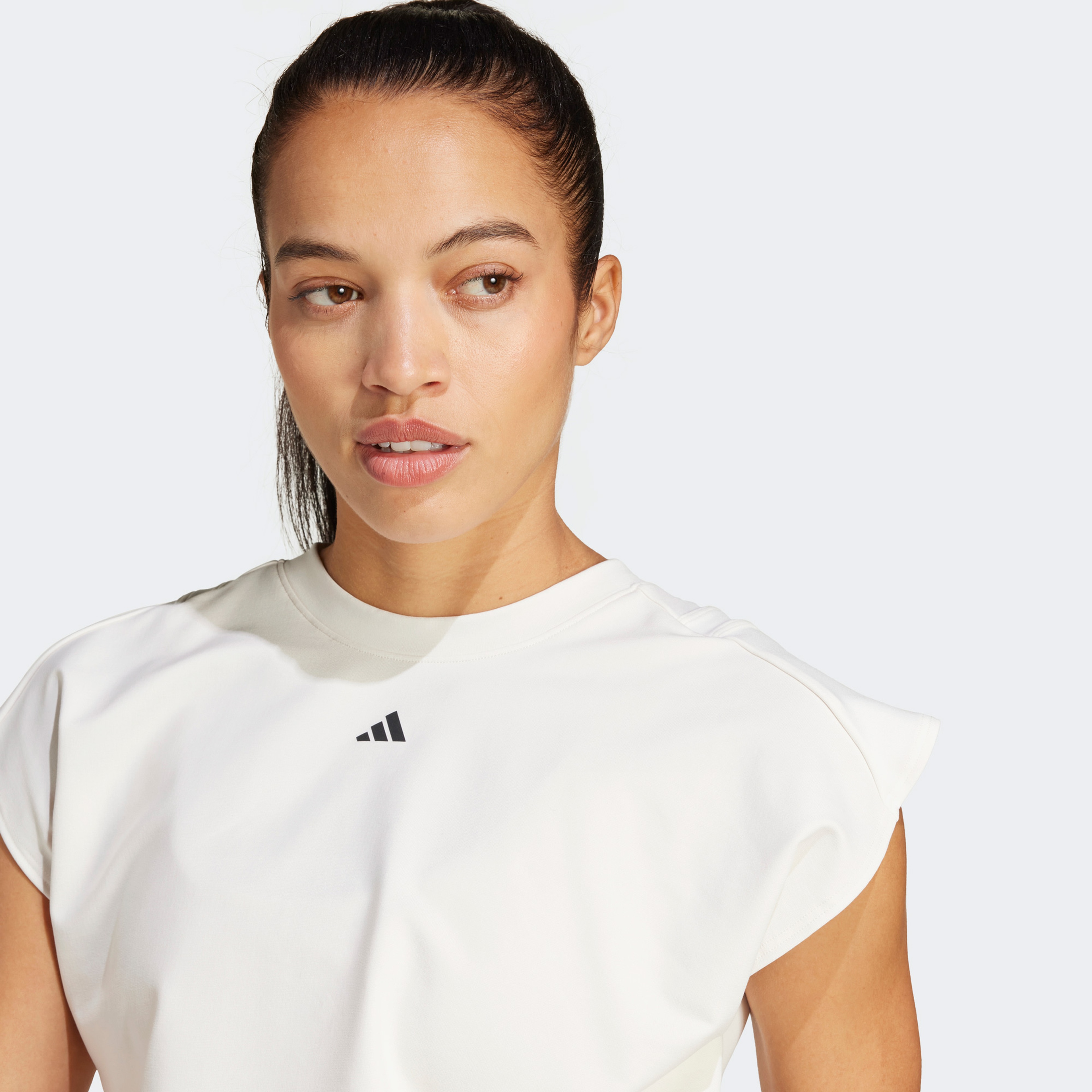 adidas Power Boxy Kadın Beyaz Kolsuz T-Shirt