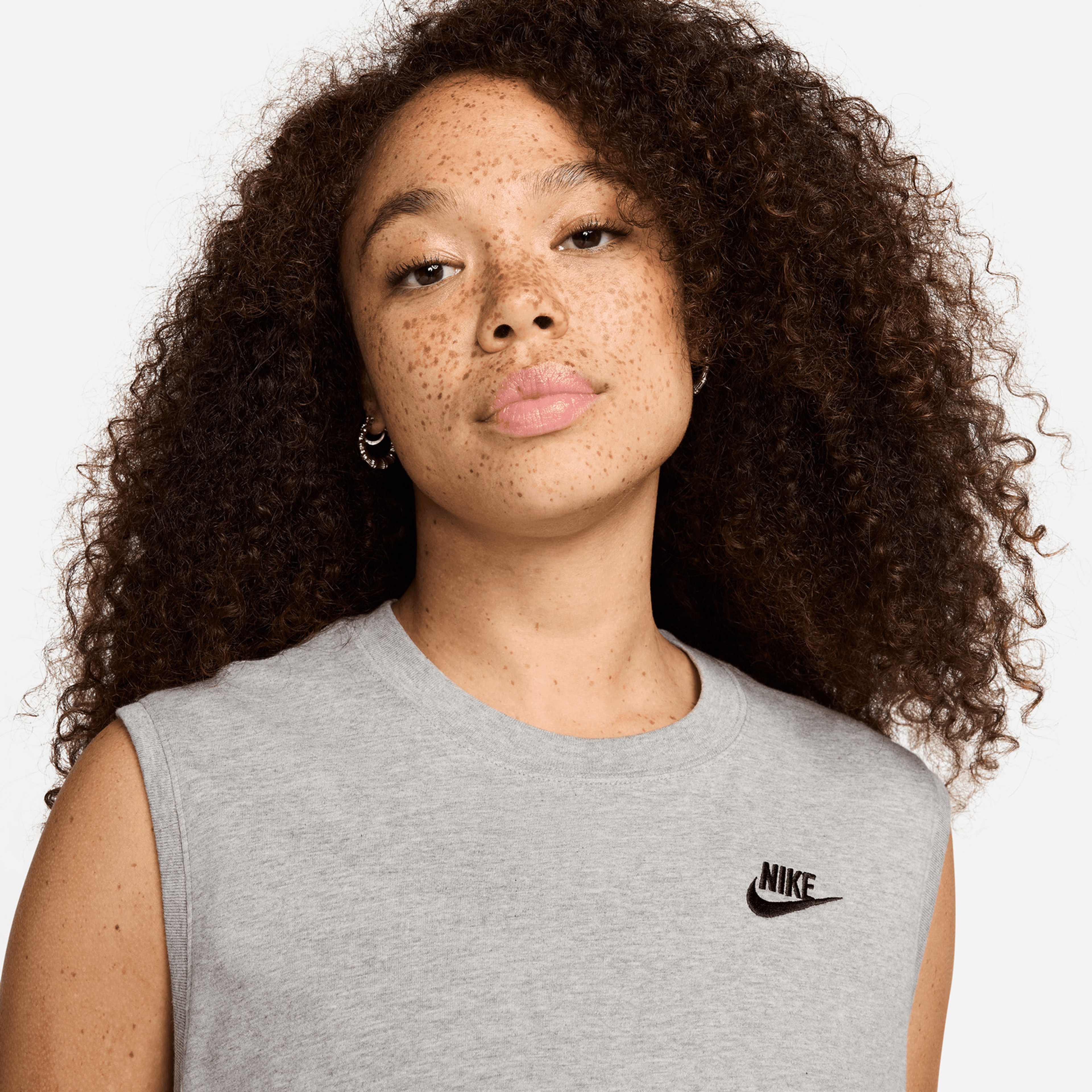Nike Sportswear Club Kadın Gri T-Shirt