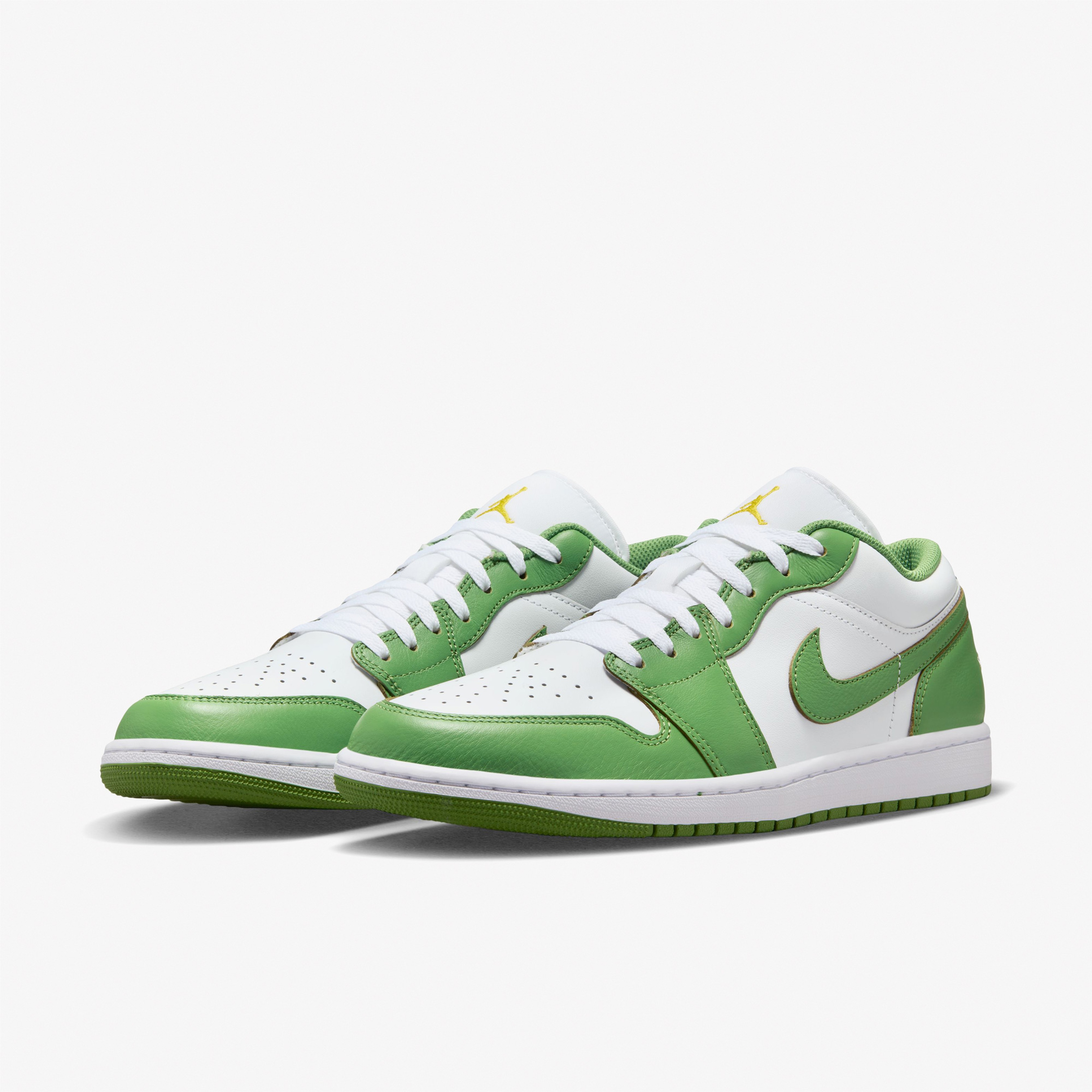 Jordan Air Jordan 1 Low SE Erkek Beyaz Sneaker