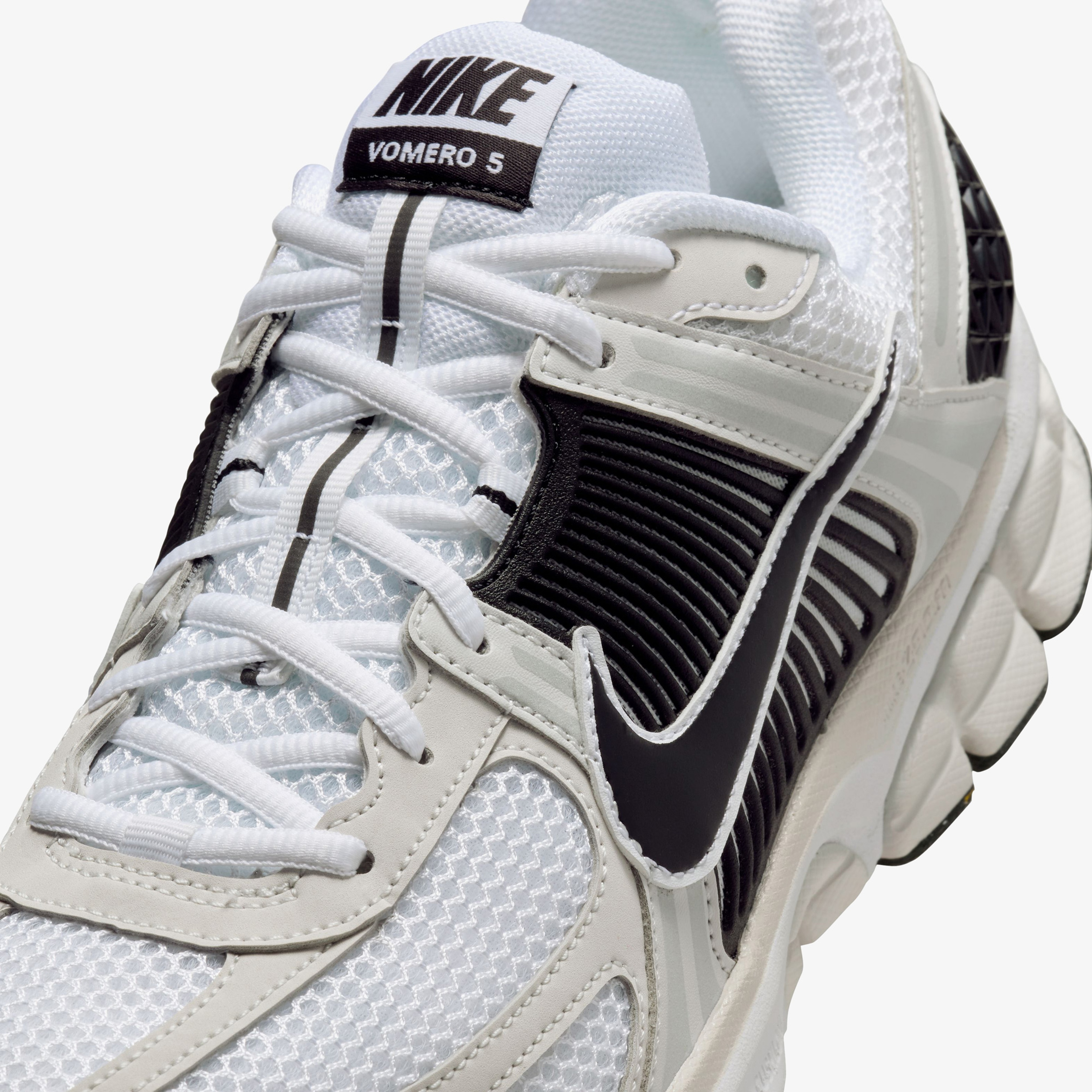Nike Zoom Vomero 5 Erkek Beyaz Sneaker