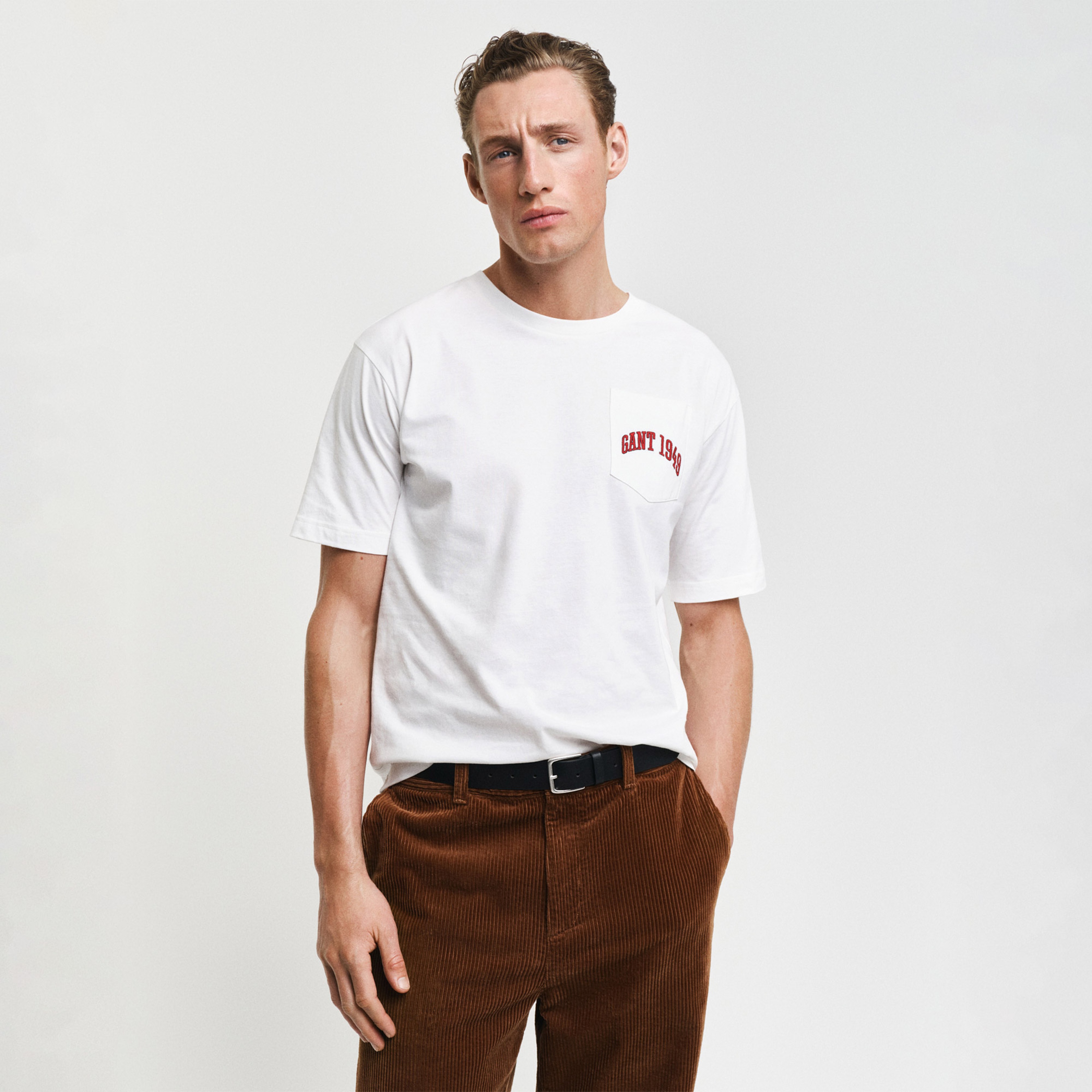 GANT Erkek Krem Relaxed Fit Bisiklet Yaka Logolu T-Shirt