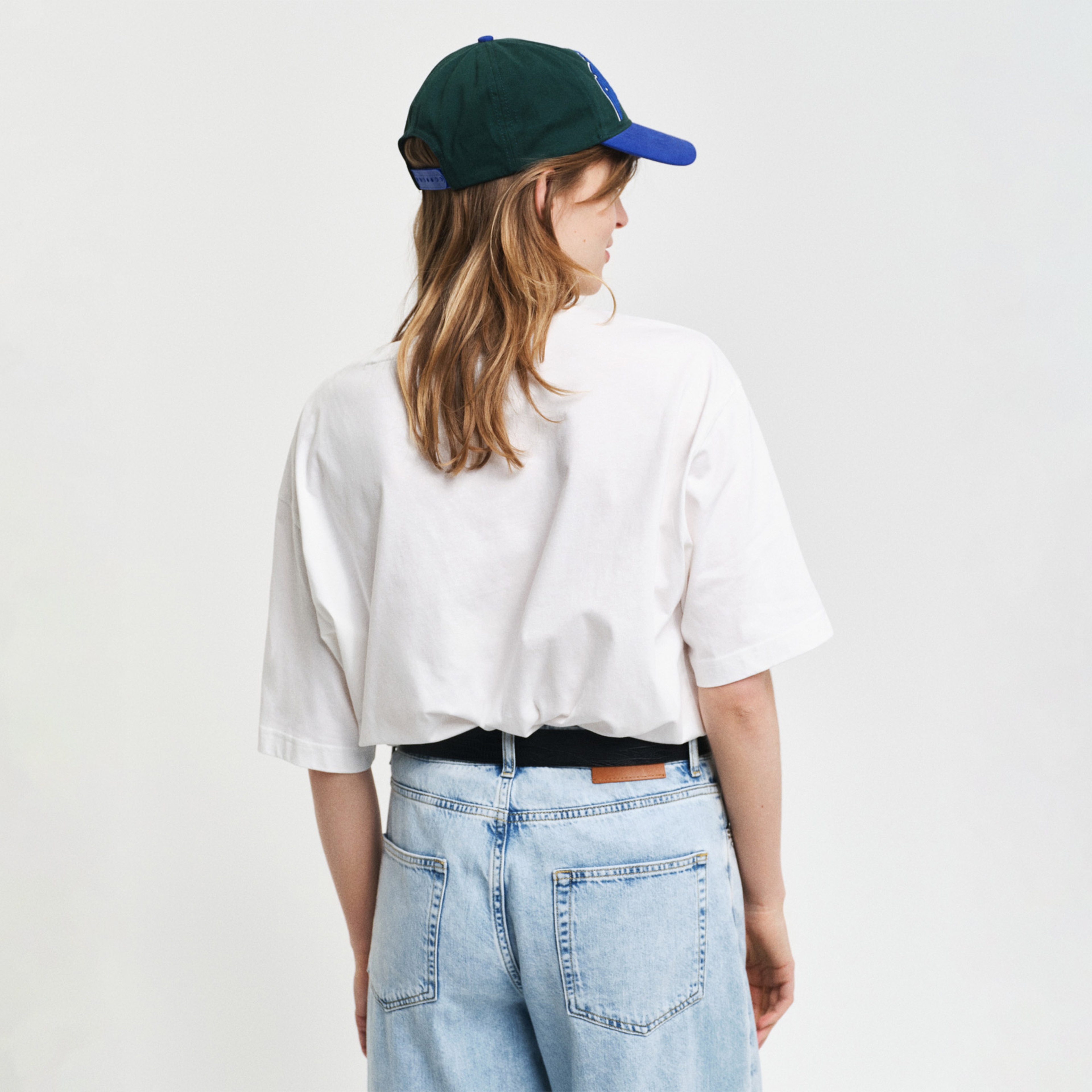 GANT Erkek Krem Relaxed Fit Bisiklet Yaka Logolu T-Shirt