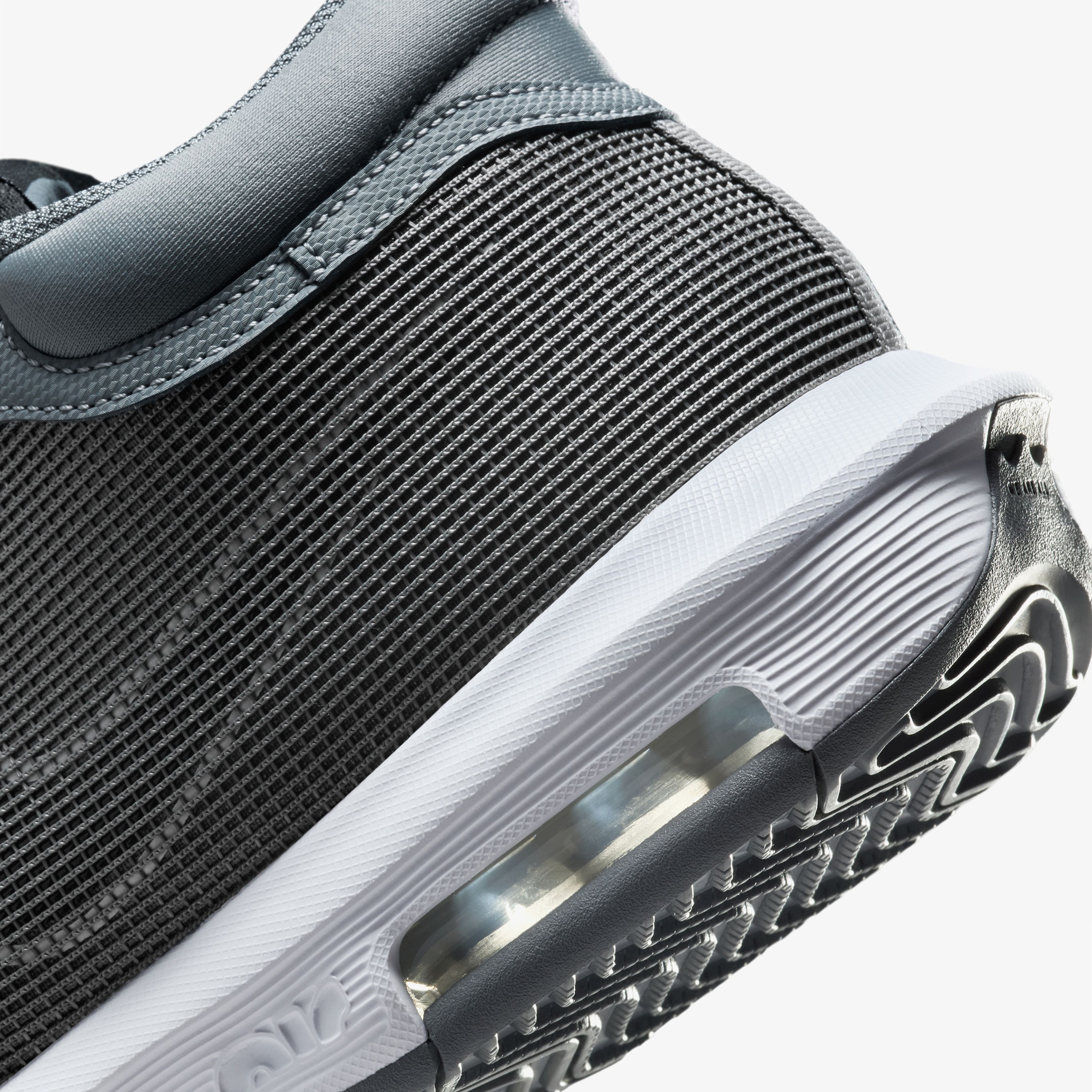 LeBron Witness 8 Erkek Gri Basketbol Ayakkabısı