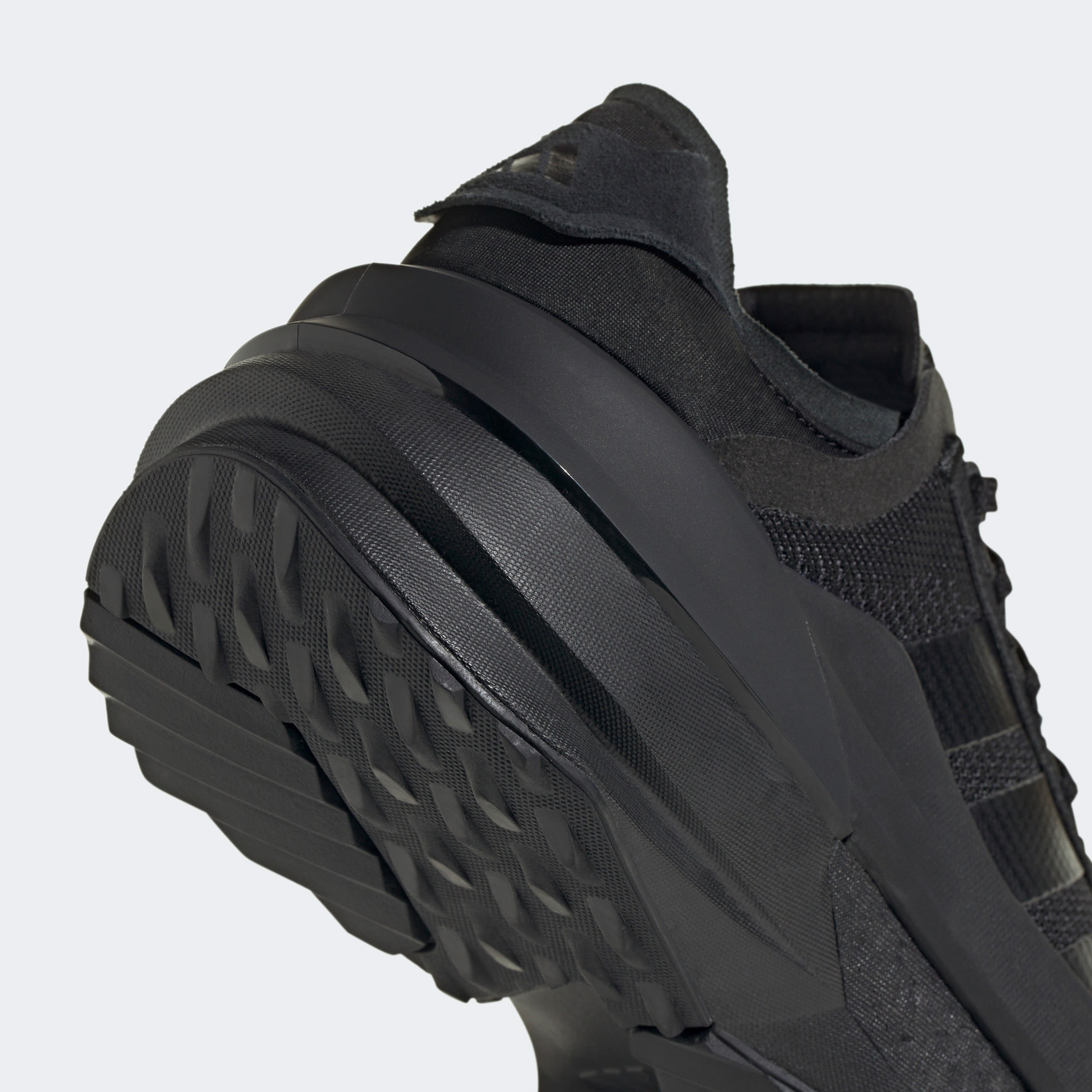 adidas Avryn_X Unisex Siyah Sneaker