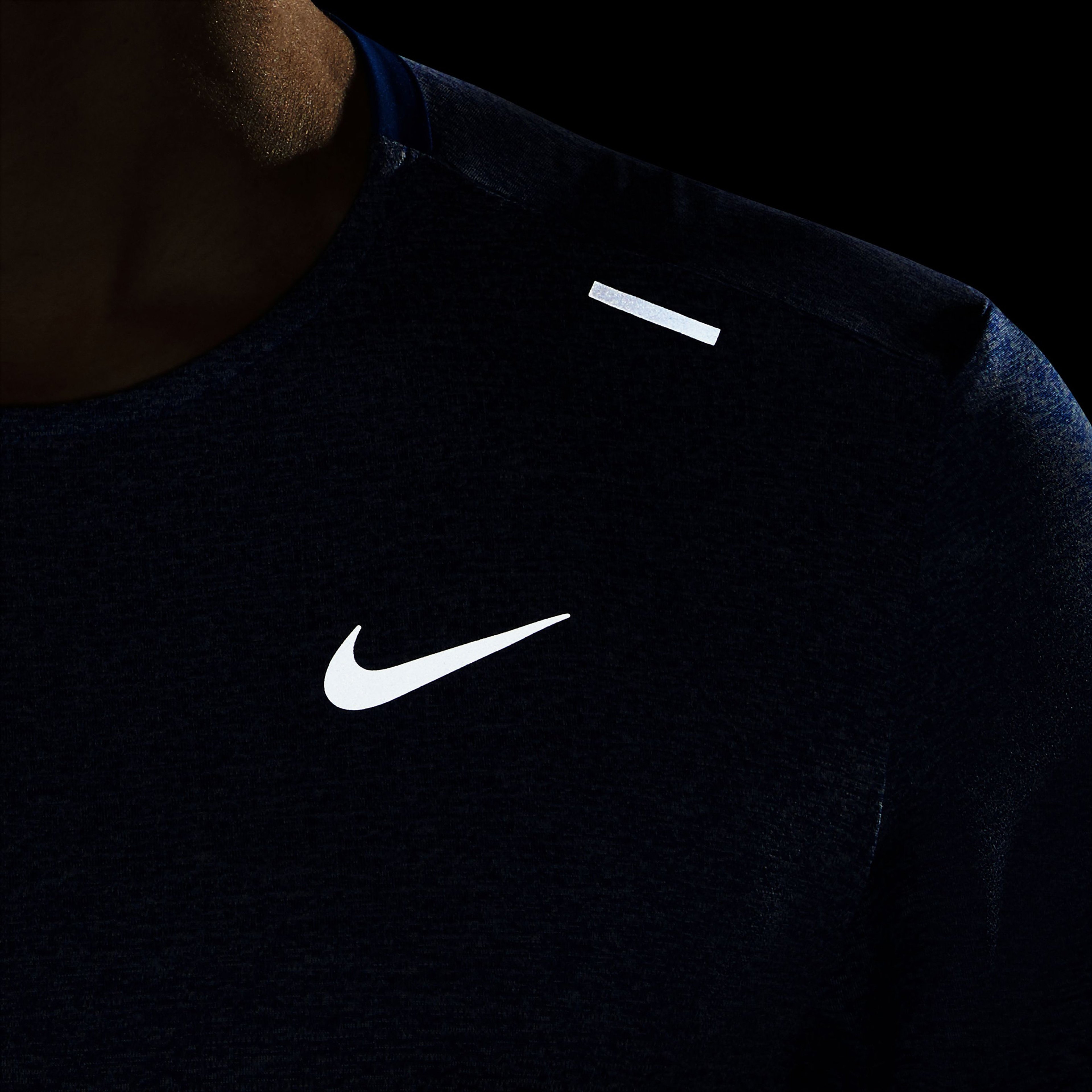 Nike Dri-Fit Rise 365 Erkek Mavi T-Shirt