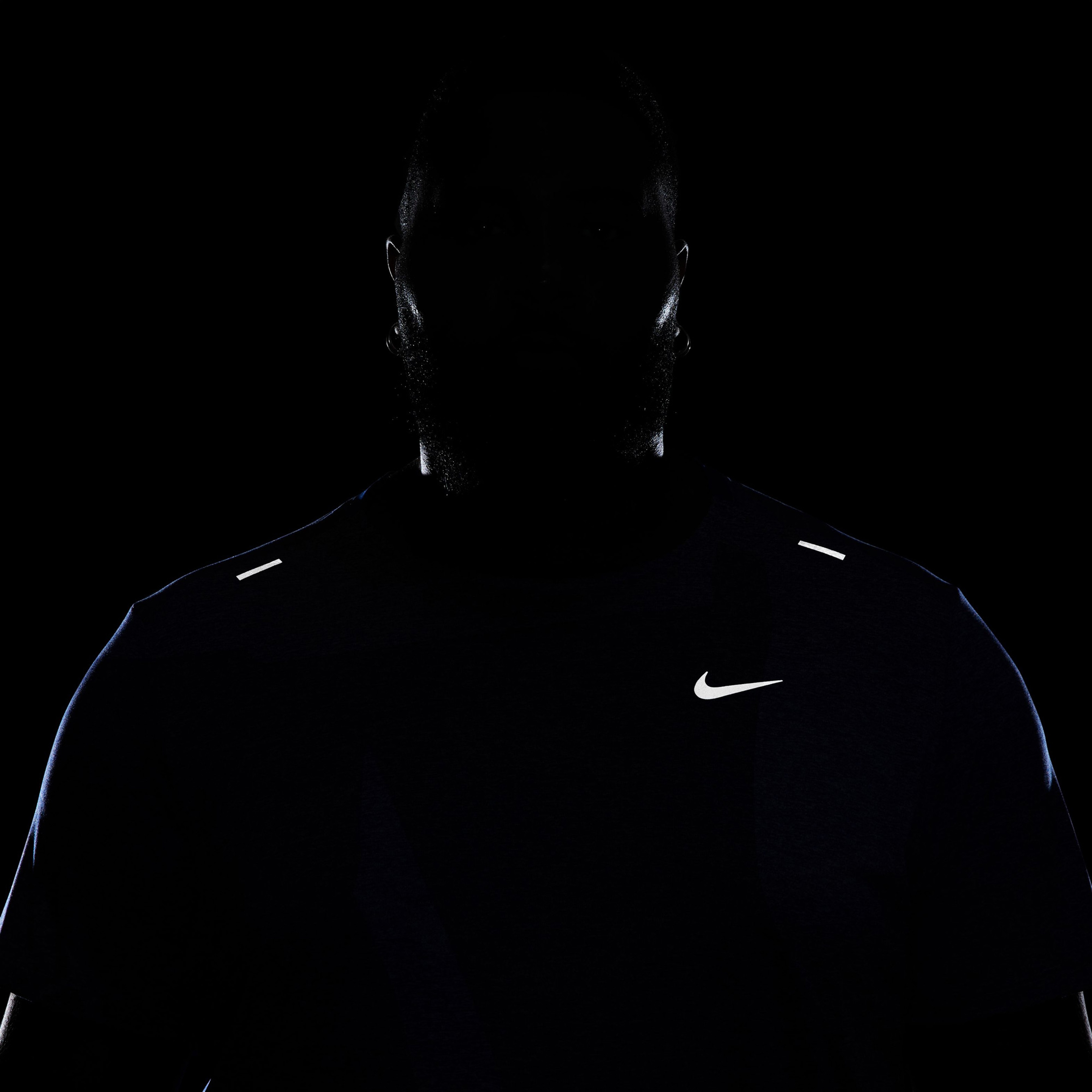 Nike Dri-Fit Rise 365 Erkek Mavi T-Shirt