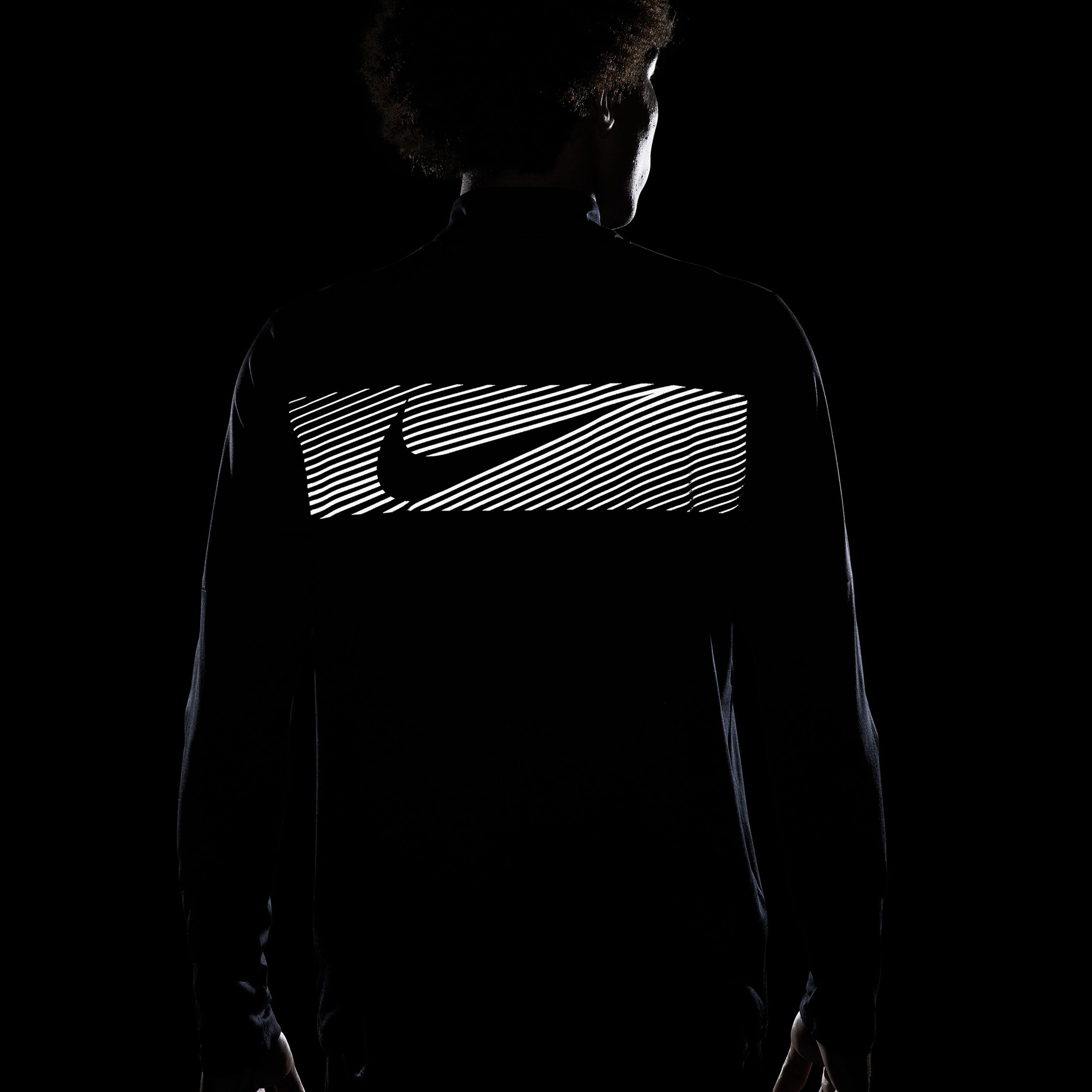 Nike Dri-Fit Element Flash Erkek Siyah Uzun Kollu T-Shirt
