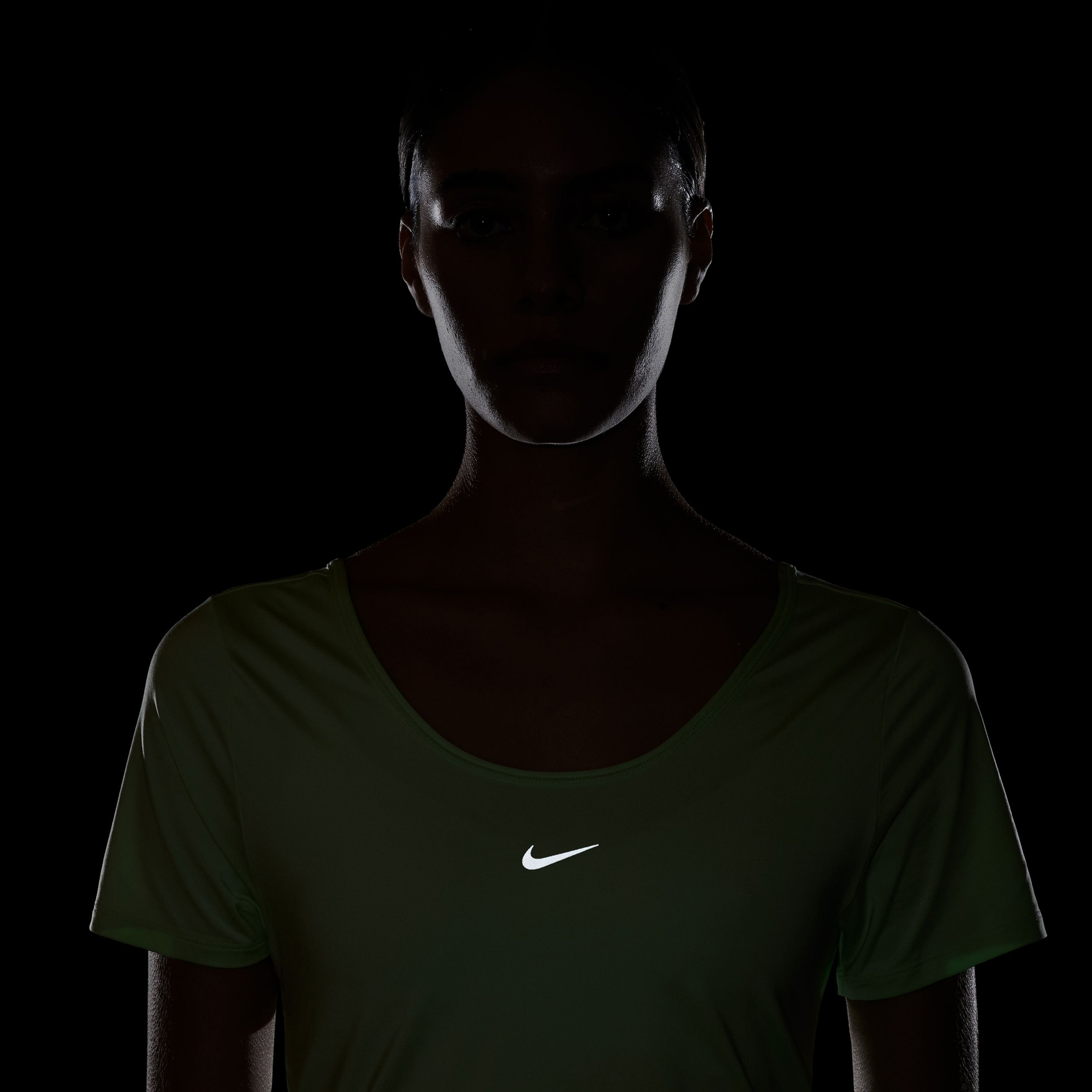 Nike One Classic Kadın Yeşil Top T-Shirt