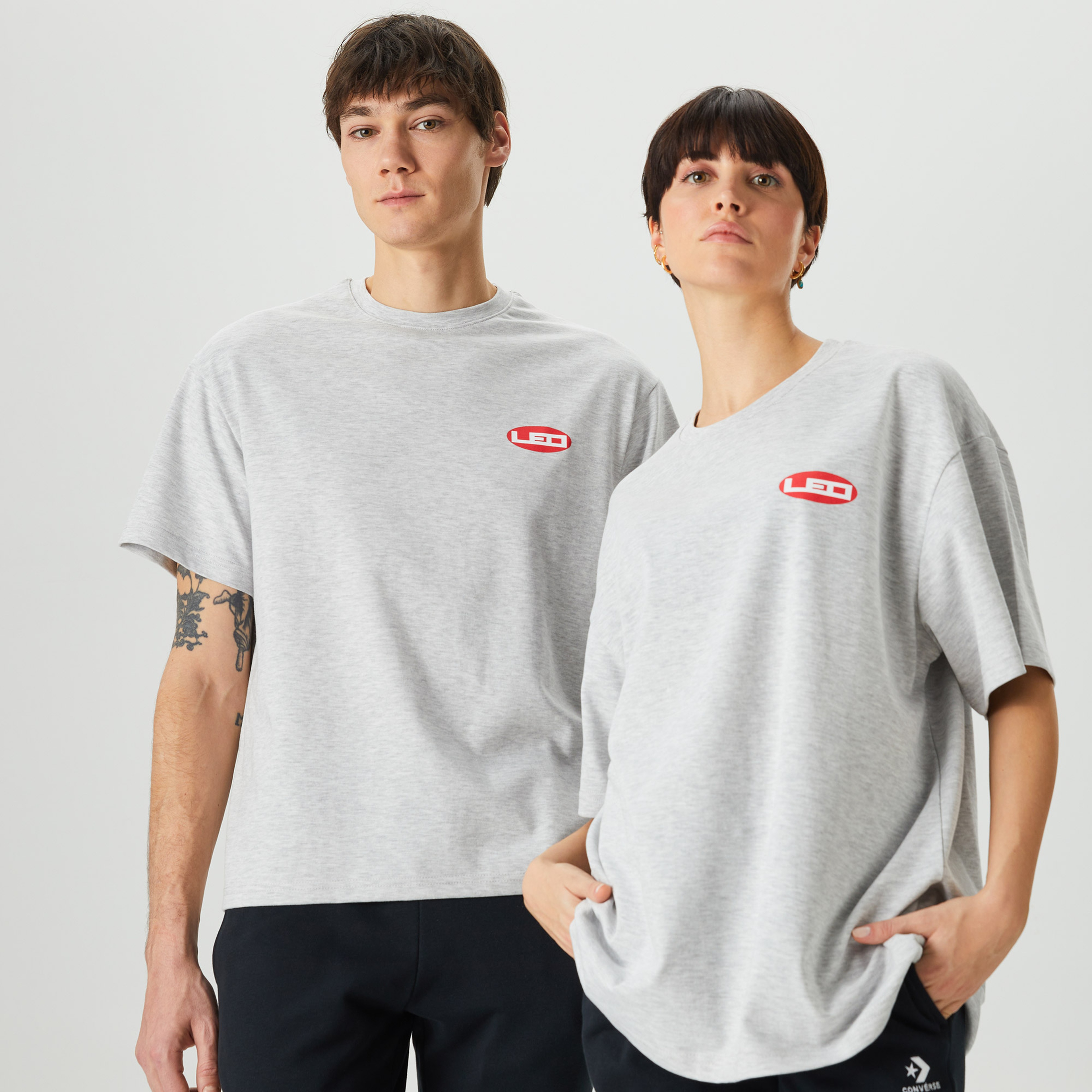 Leo Spray Paint Unisex Gri T-Shirt