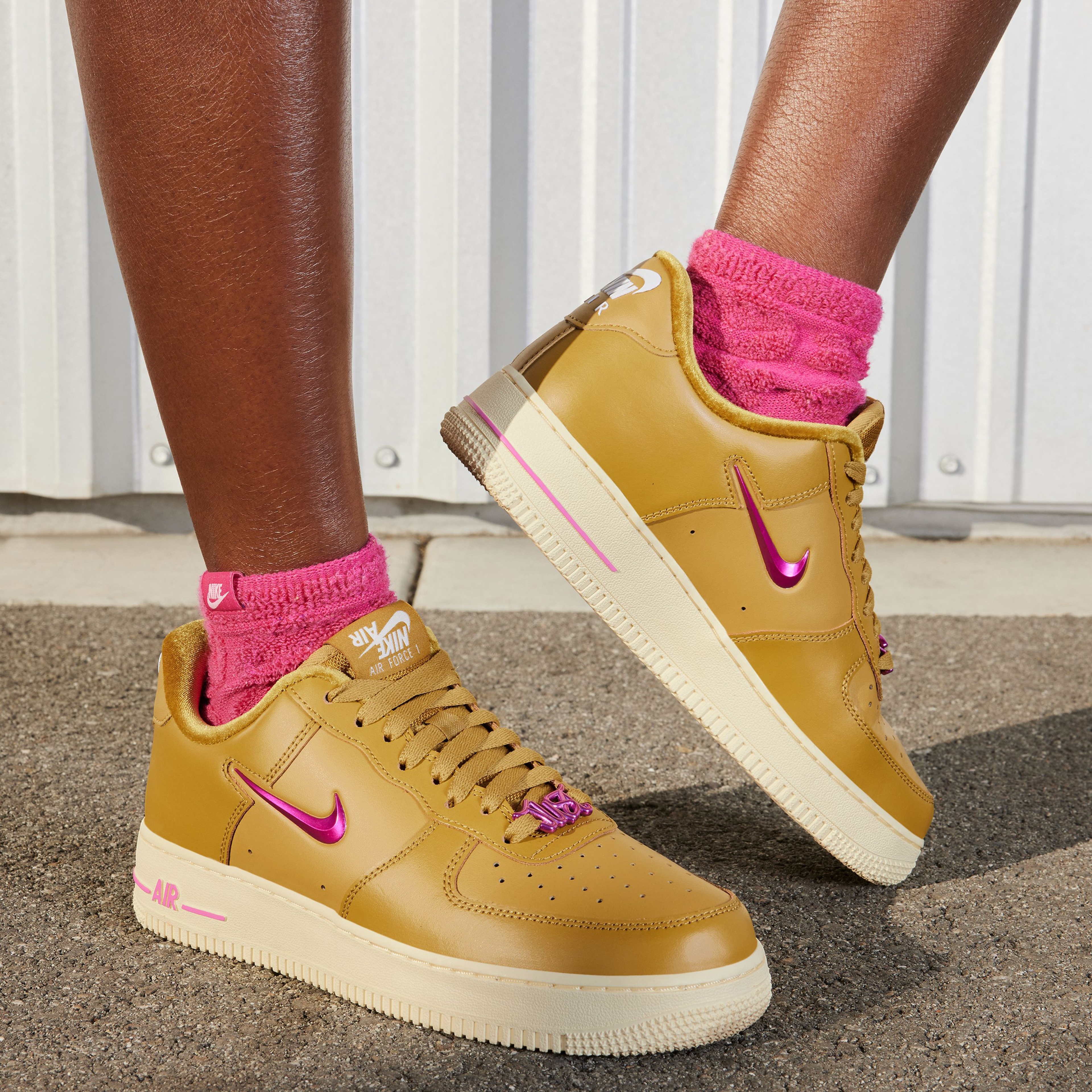 Nike Air Force 1 07 Sportswear Kadın Sarı/Altın Spor Ayakkabı