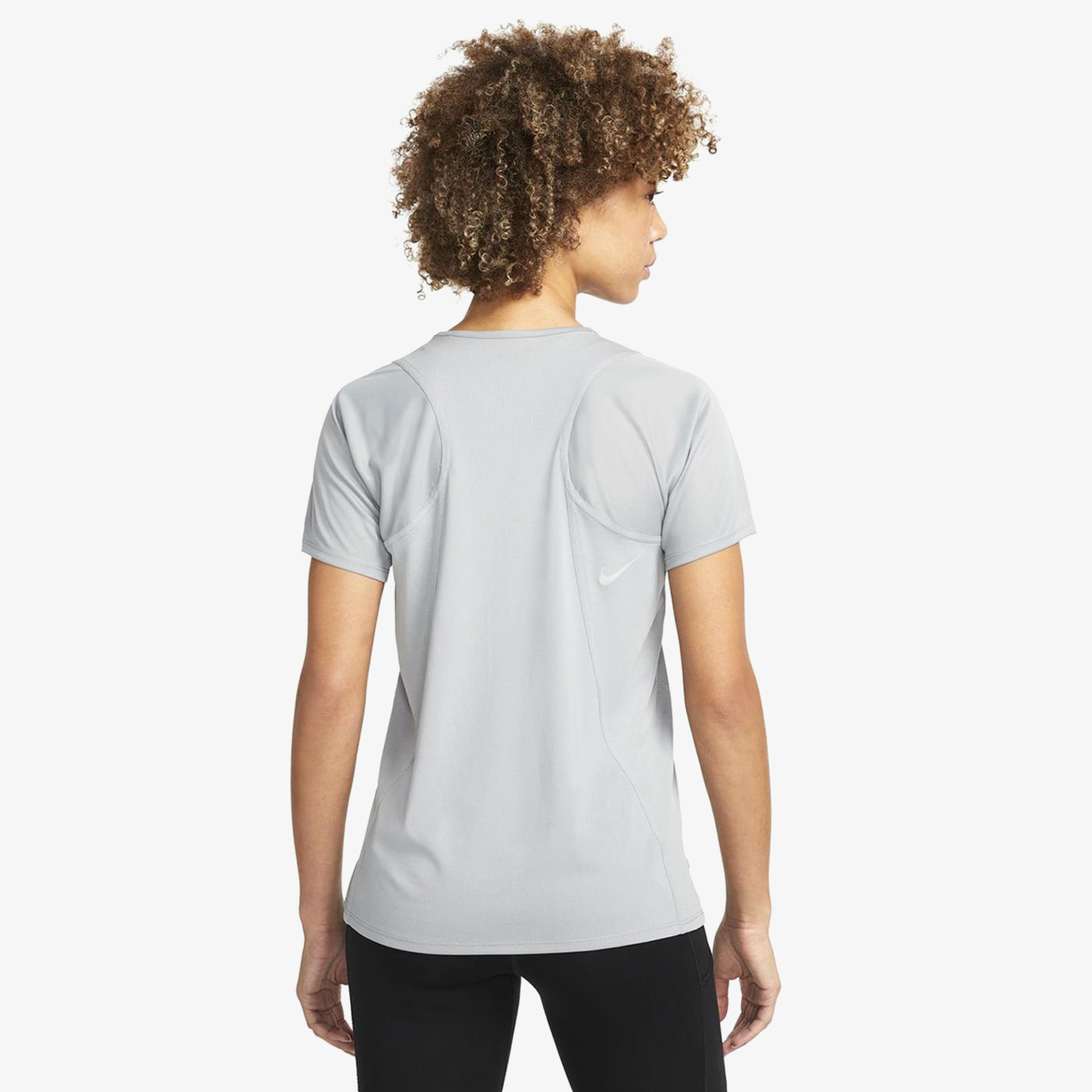 Nike Kadın Siyah T-Shirt