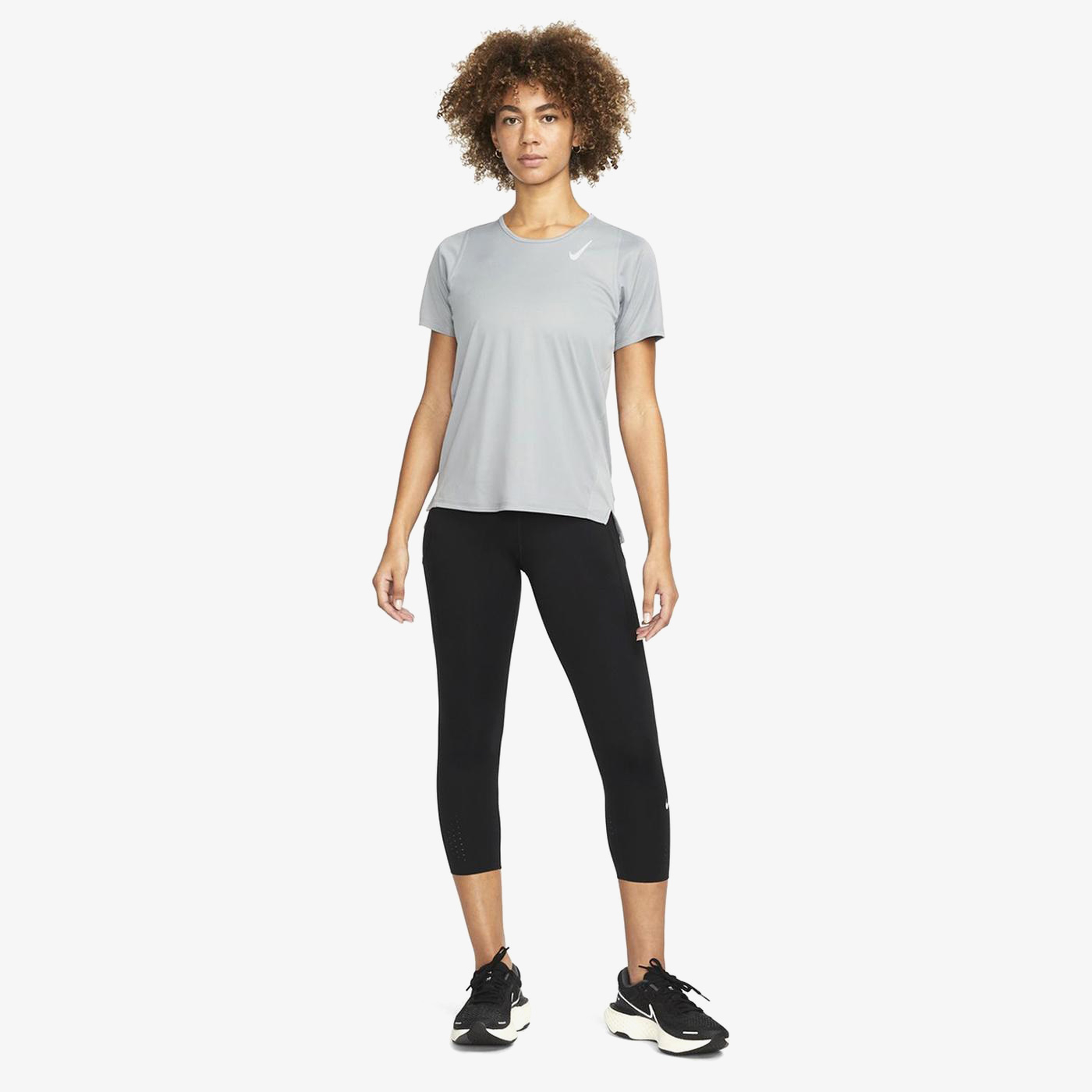 Nike Kadın Siyah T-Shirt