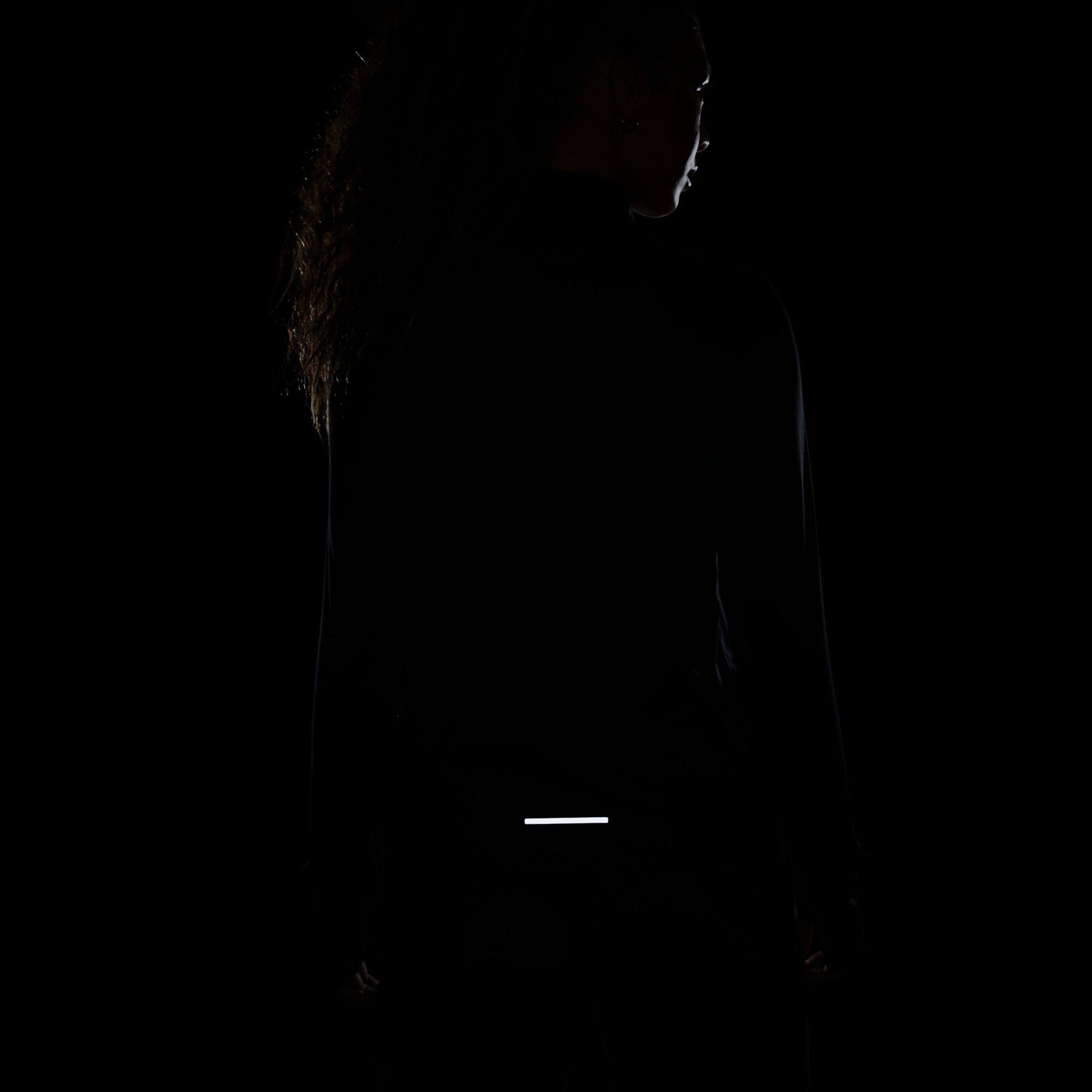 Nike Swift Element Dri-FIT Top Kadın Siyah Uzun Kollu T-Shirt