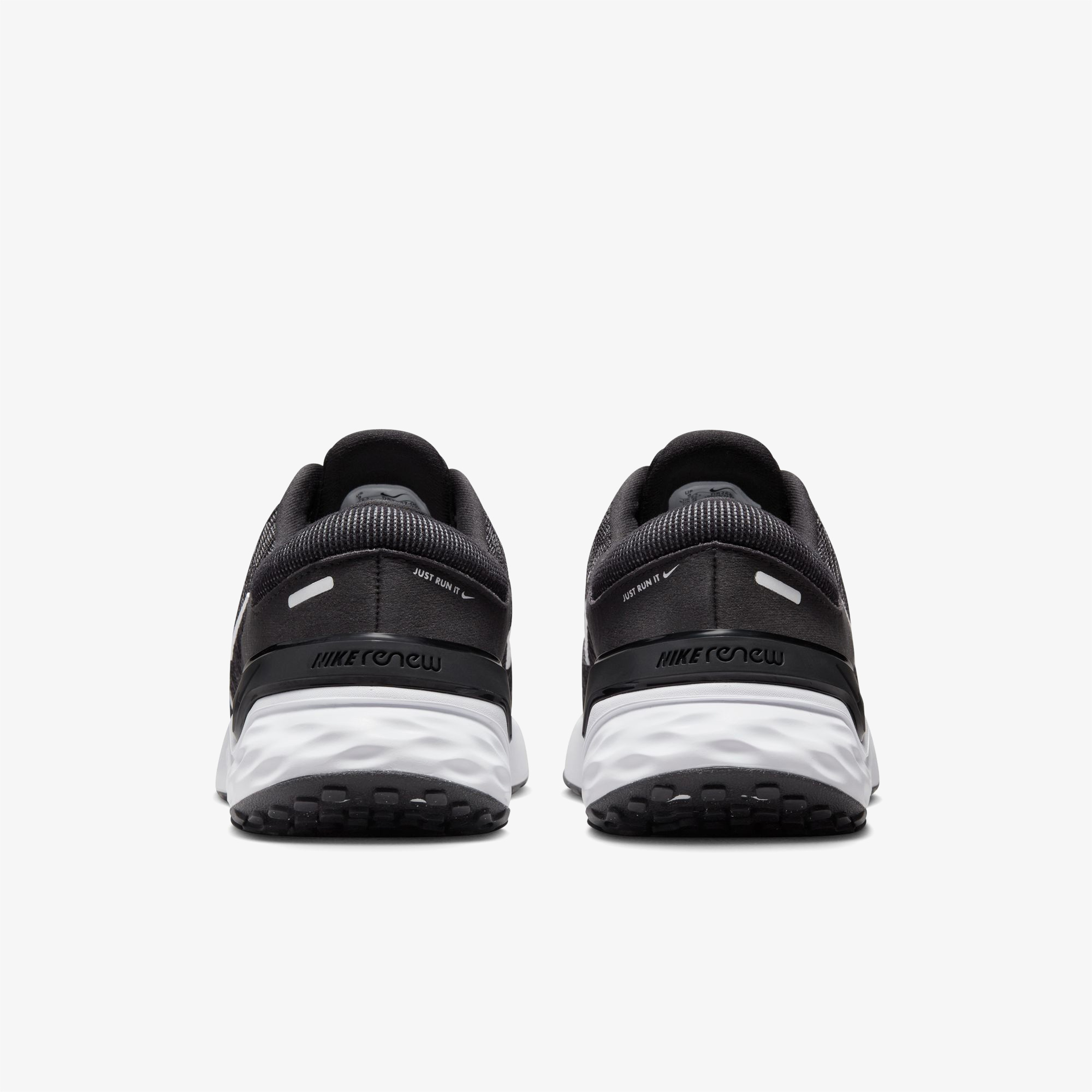 Nike Renew Run 4 Kadın Siyah Spor Ayakkabı