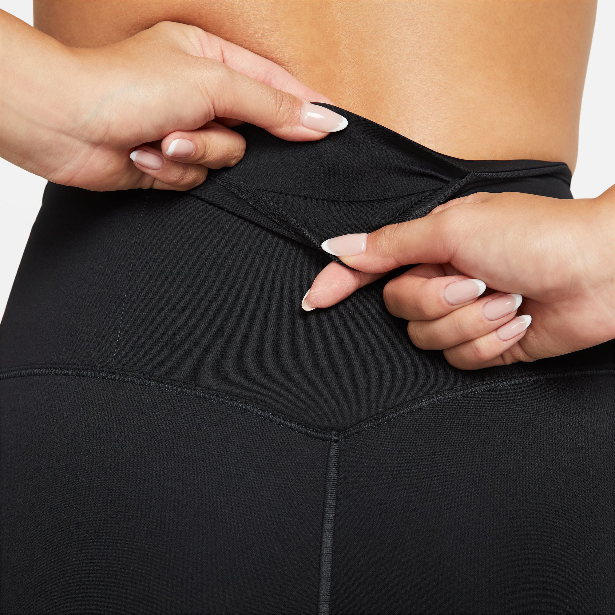 Nike Yüksek Destekli Yüksek Belli Cepli 7/8 Kadın Siyah Tayt