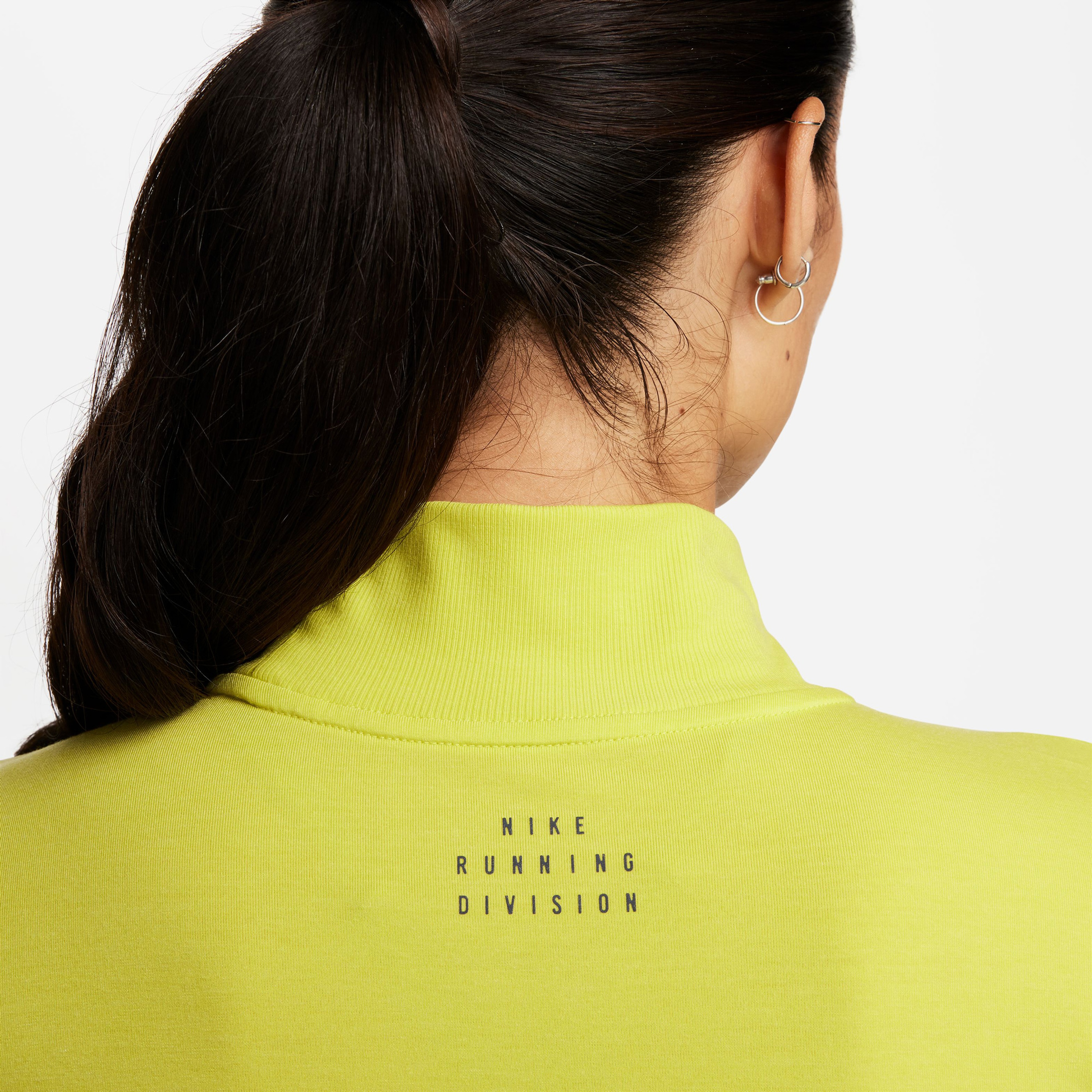 Nike Dri-FIT Adventure Running Division Kadın Yeşil Uzun Kollu T-Shirt