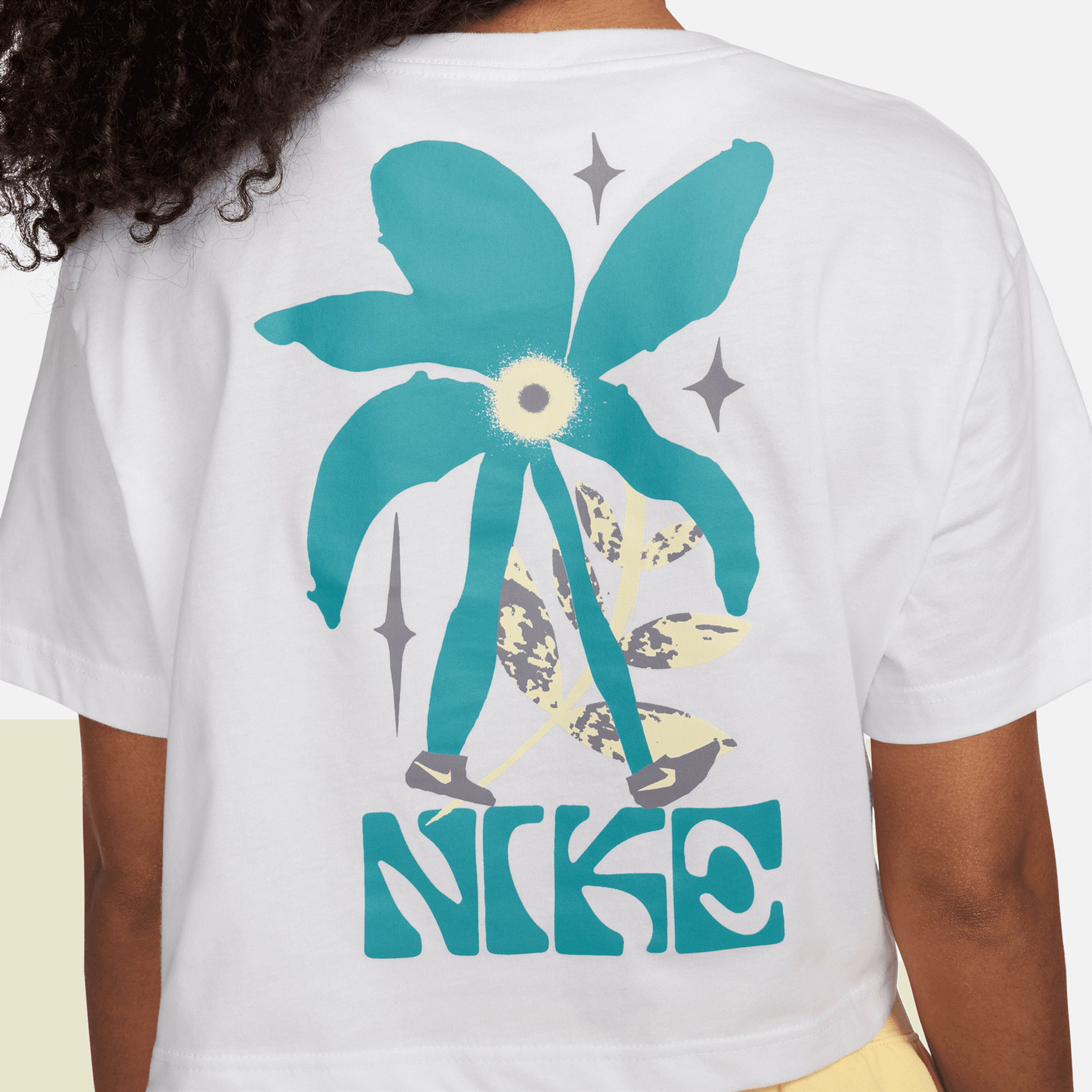 Nike Sportswear Kadın Beyaz T-Shirt