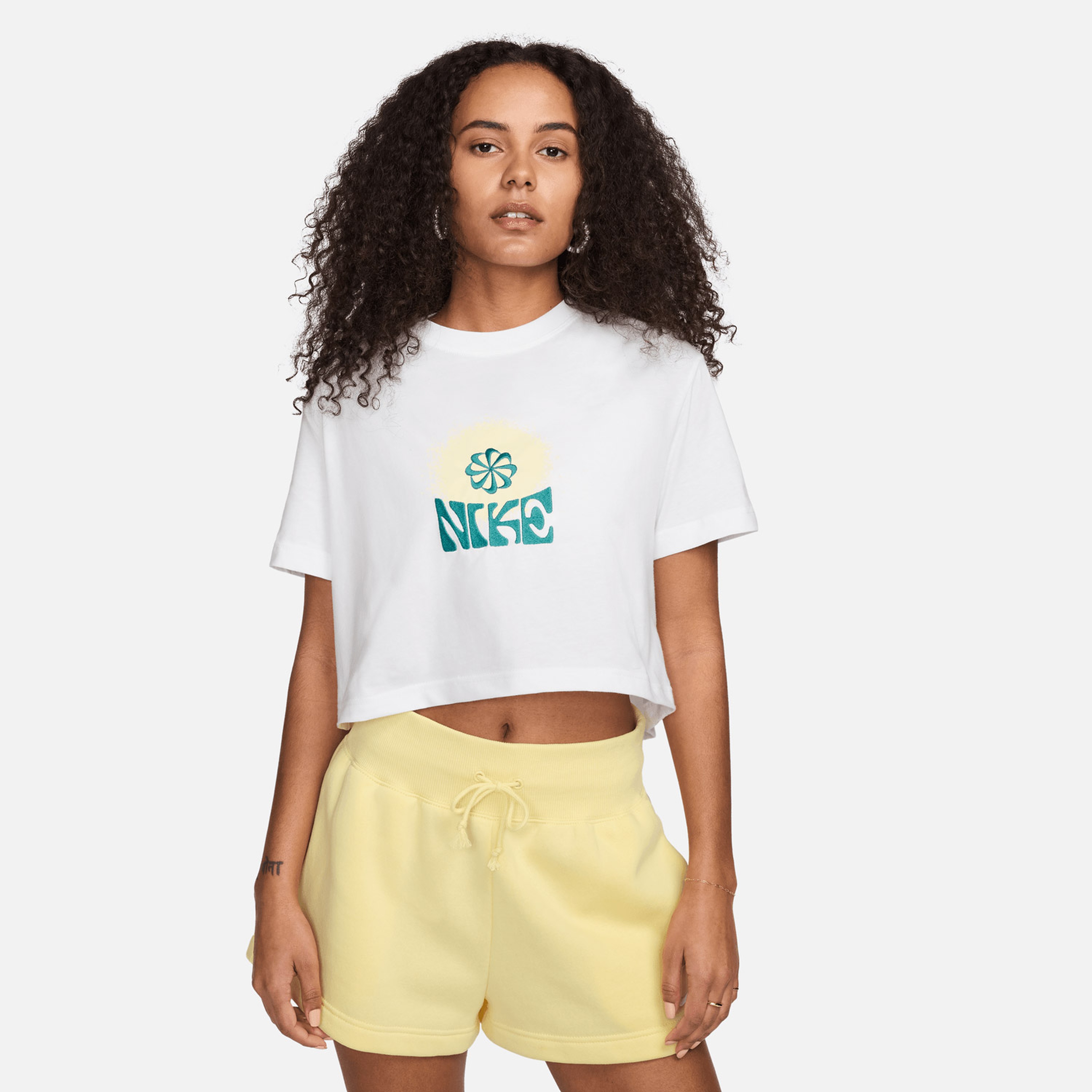 Nike Sportswear Kadın Beyaz T-Shirt