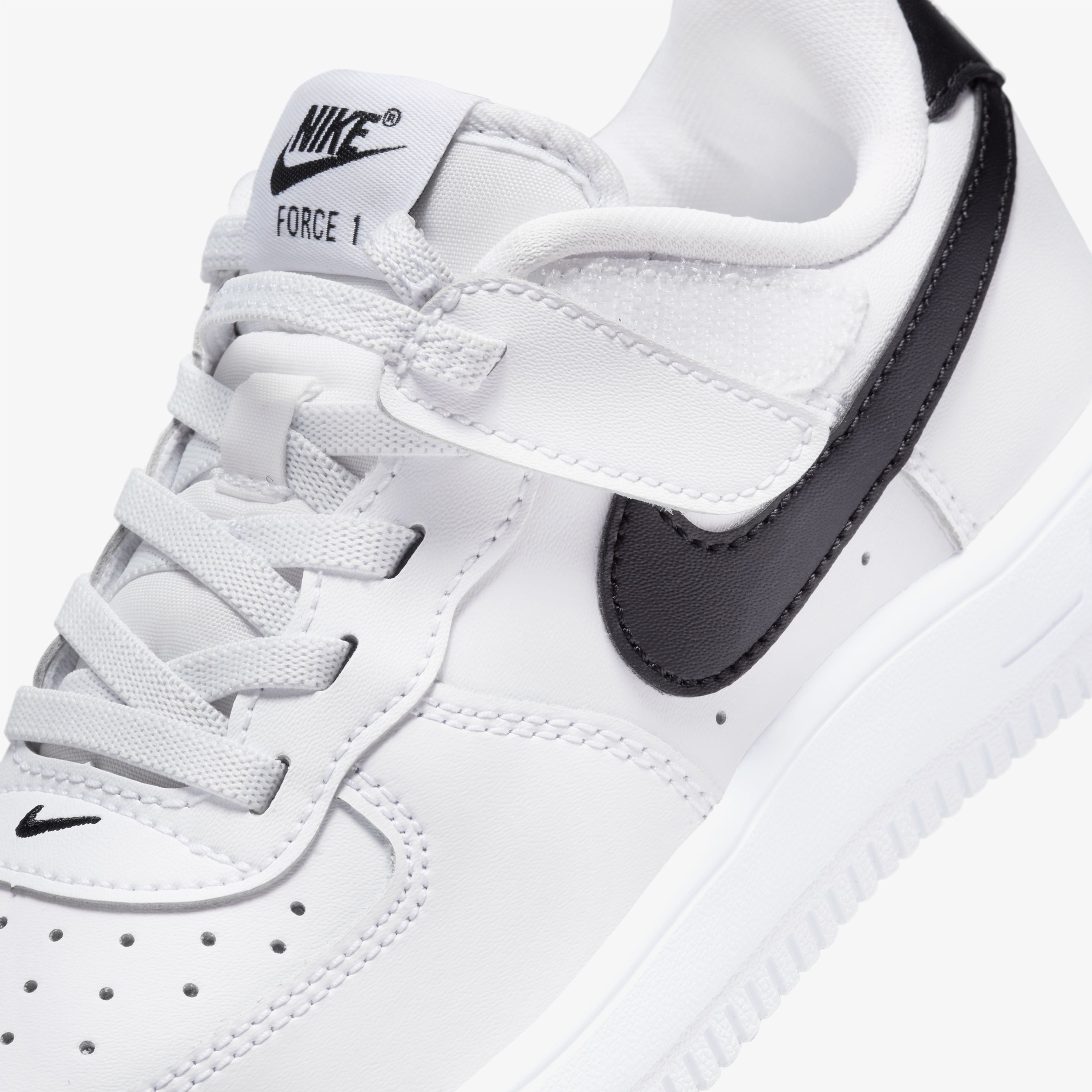 Nike Force 1 Low EasyOn Genç Beyaz Spor Ayakkabı