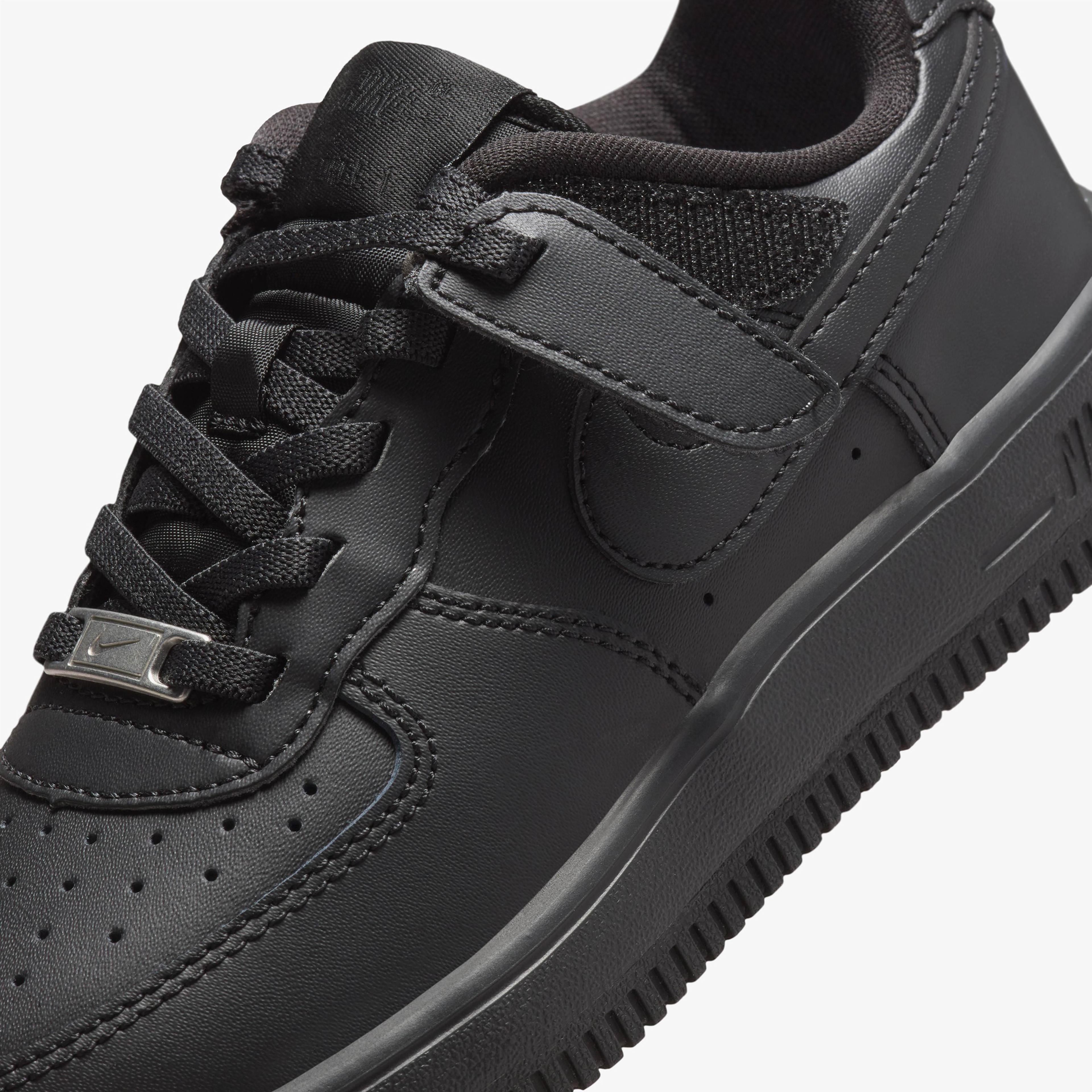 Nike Force 1 Low EasyOn Genç Siyah Spor Ayakkabı