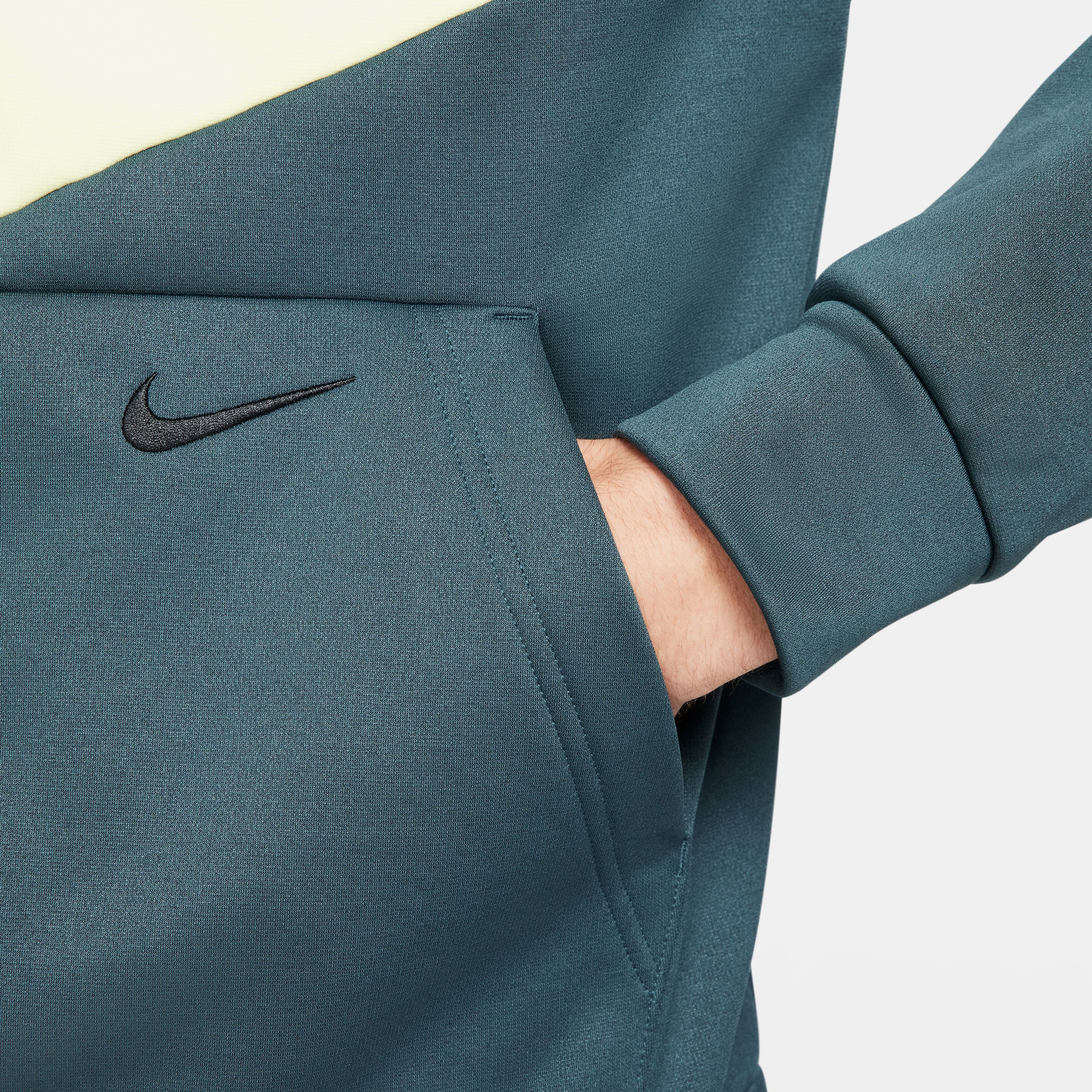 Nike Therma-FIT Swoosh Erkek Yeşil Sweatshirt
