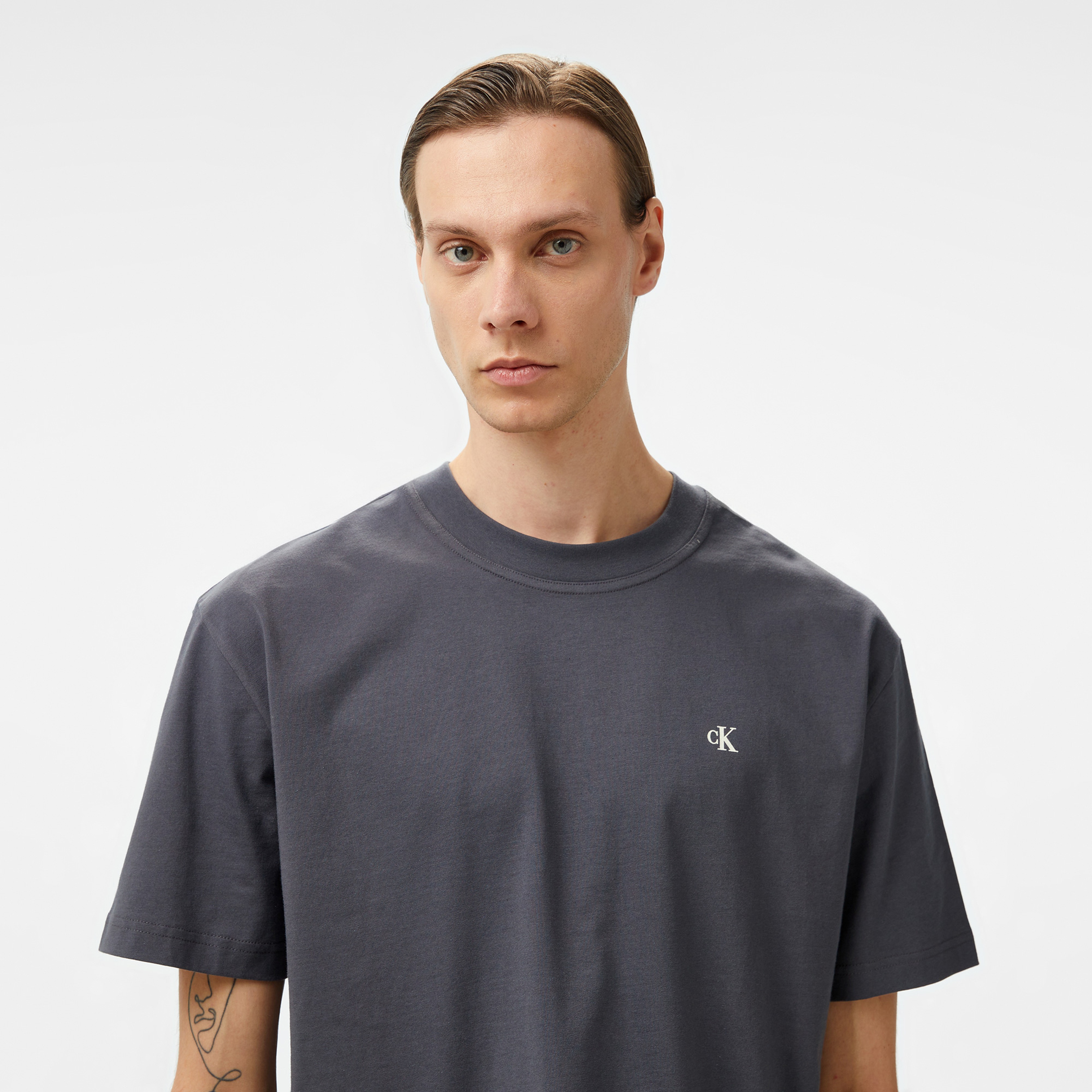 Calvin Klein Jeans Stamp Back Graphic Relaxed Erkek Gri T-Shirt