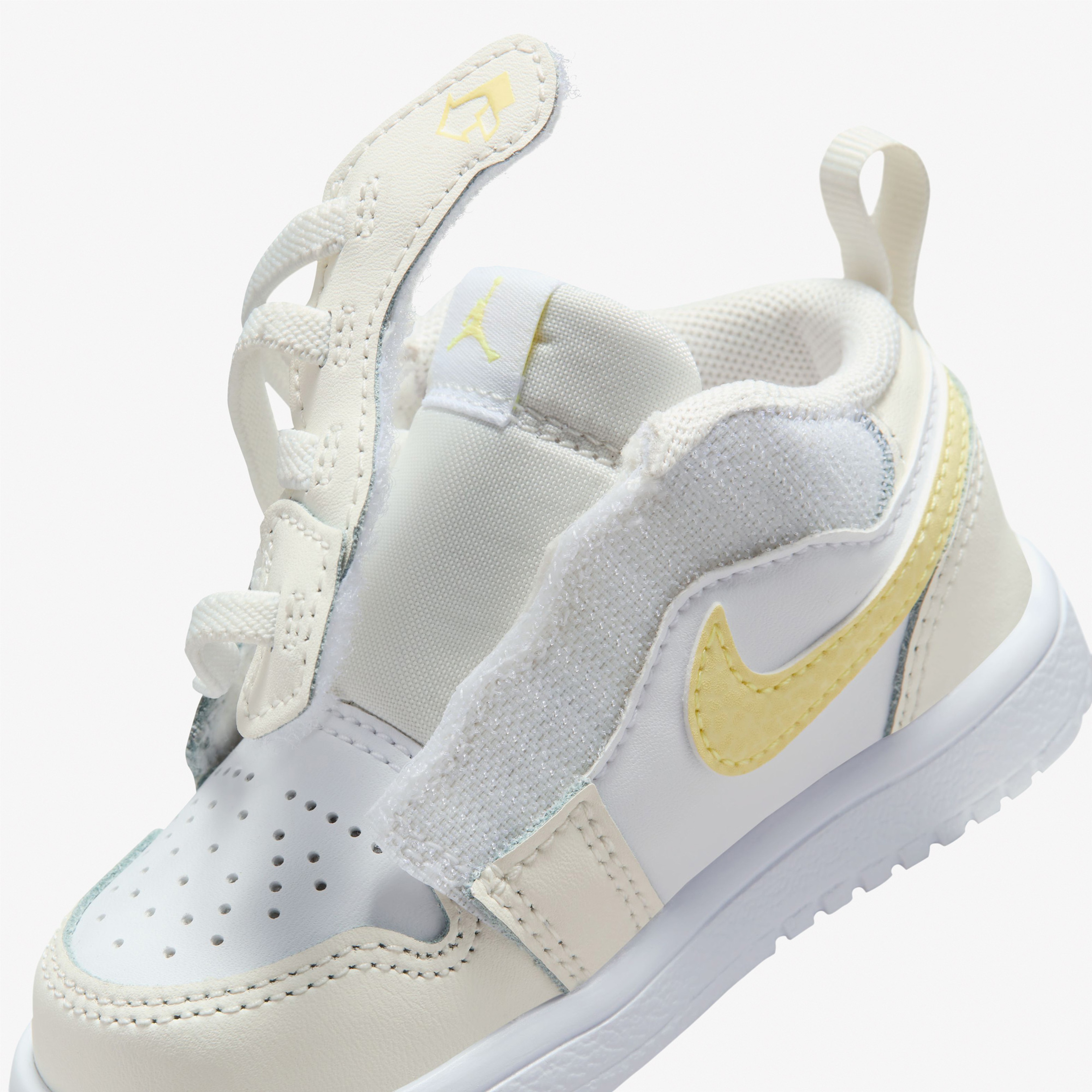 Jordan 1 Low Alt Çocuk Beyaz Spor Ayakkabı