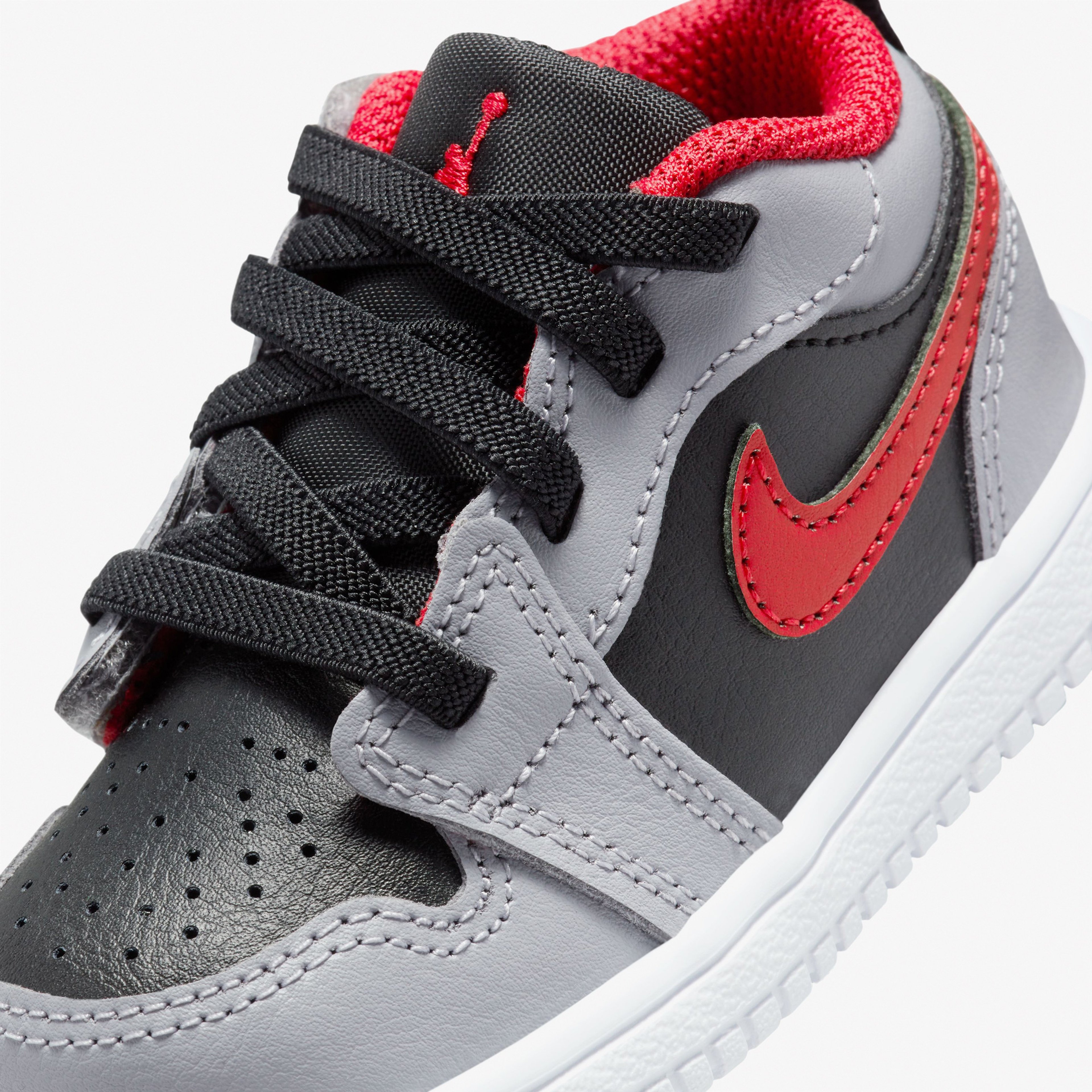 Jordan 1 Low Alt Çocuk Gri Spor Ayakkabı