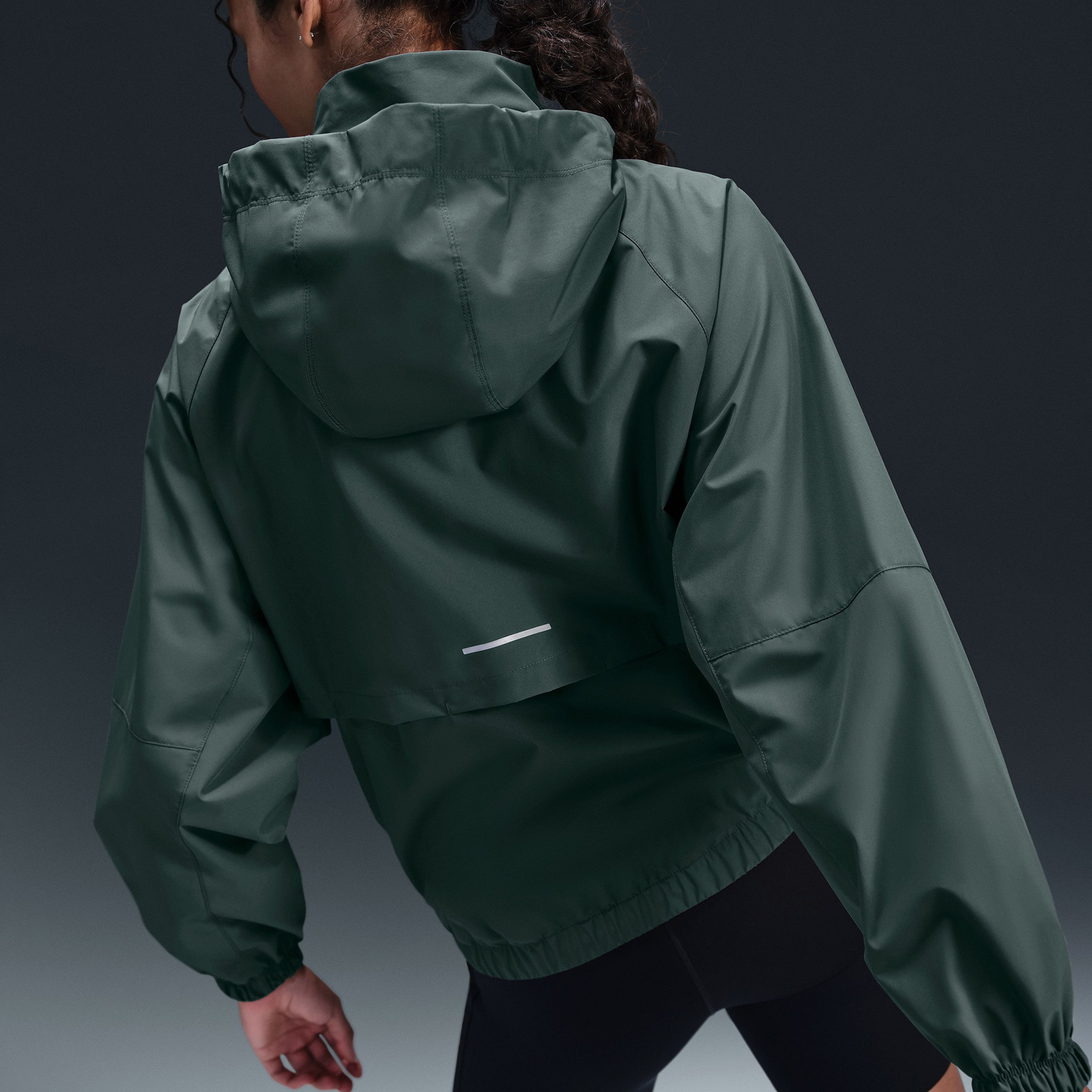 Nike Storm-FIT Swift Kadın Yeşil Ceket