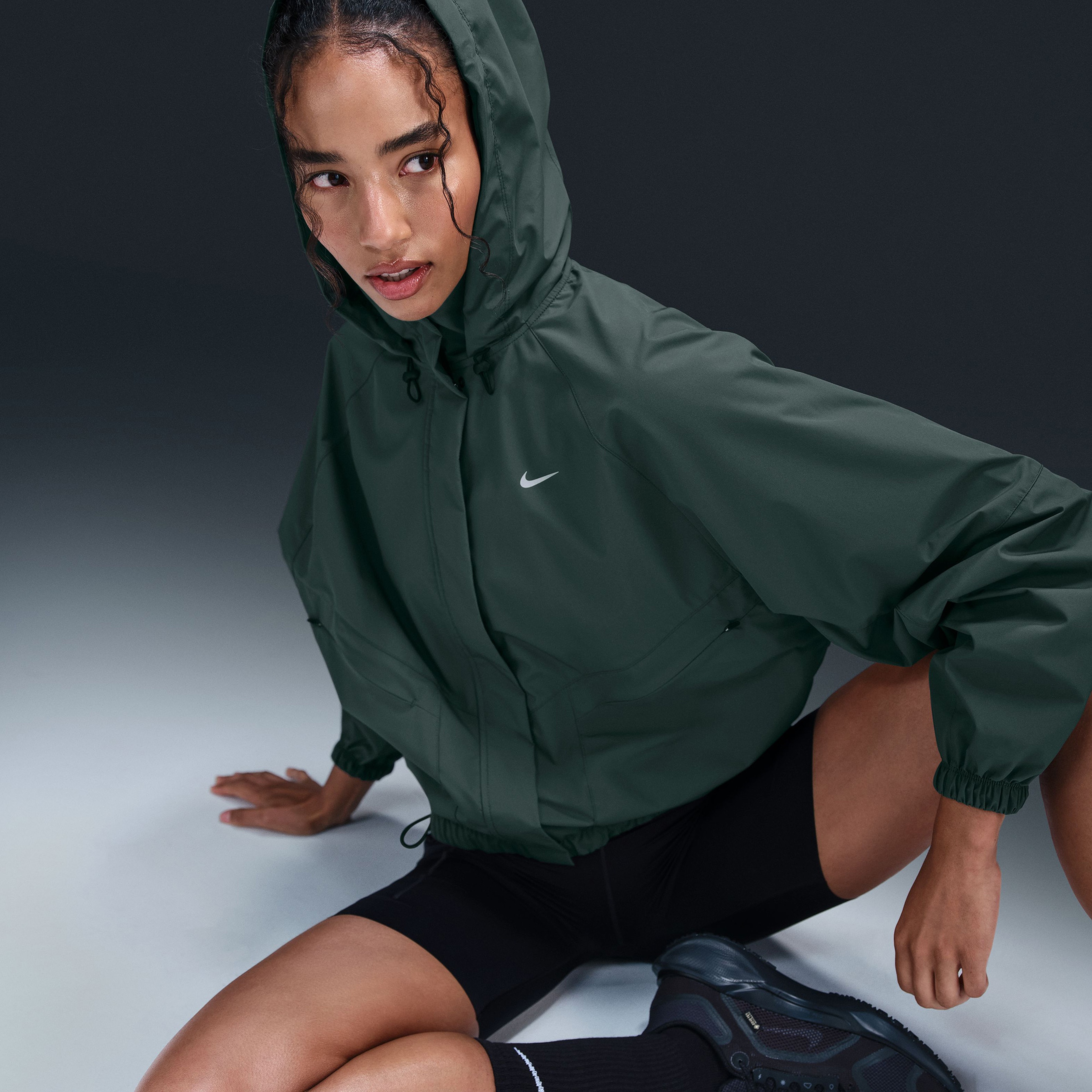 Nike Storm-FIT Swift Kadın Yeşil Ceket