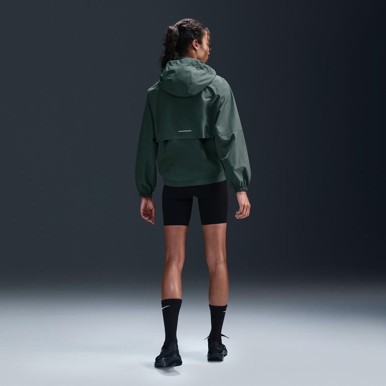 Nike Storm-FIT Swift Kadın Yeşil Ceket