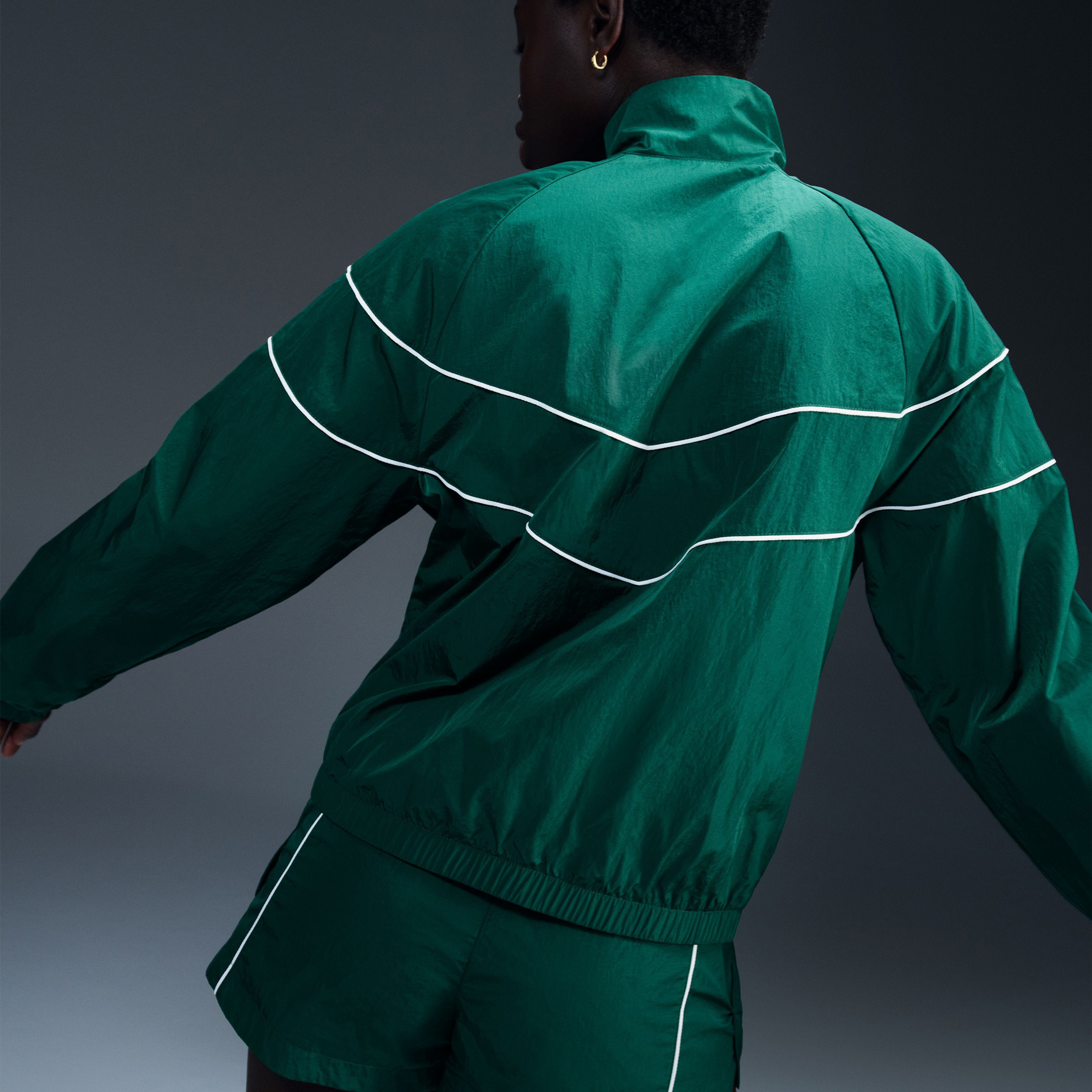Nike Sportswear Windrunner Woven Kadın Yeşil Ceket