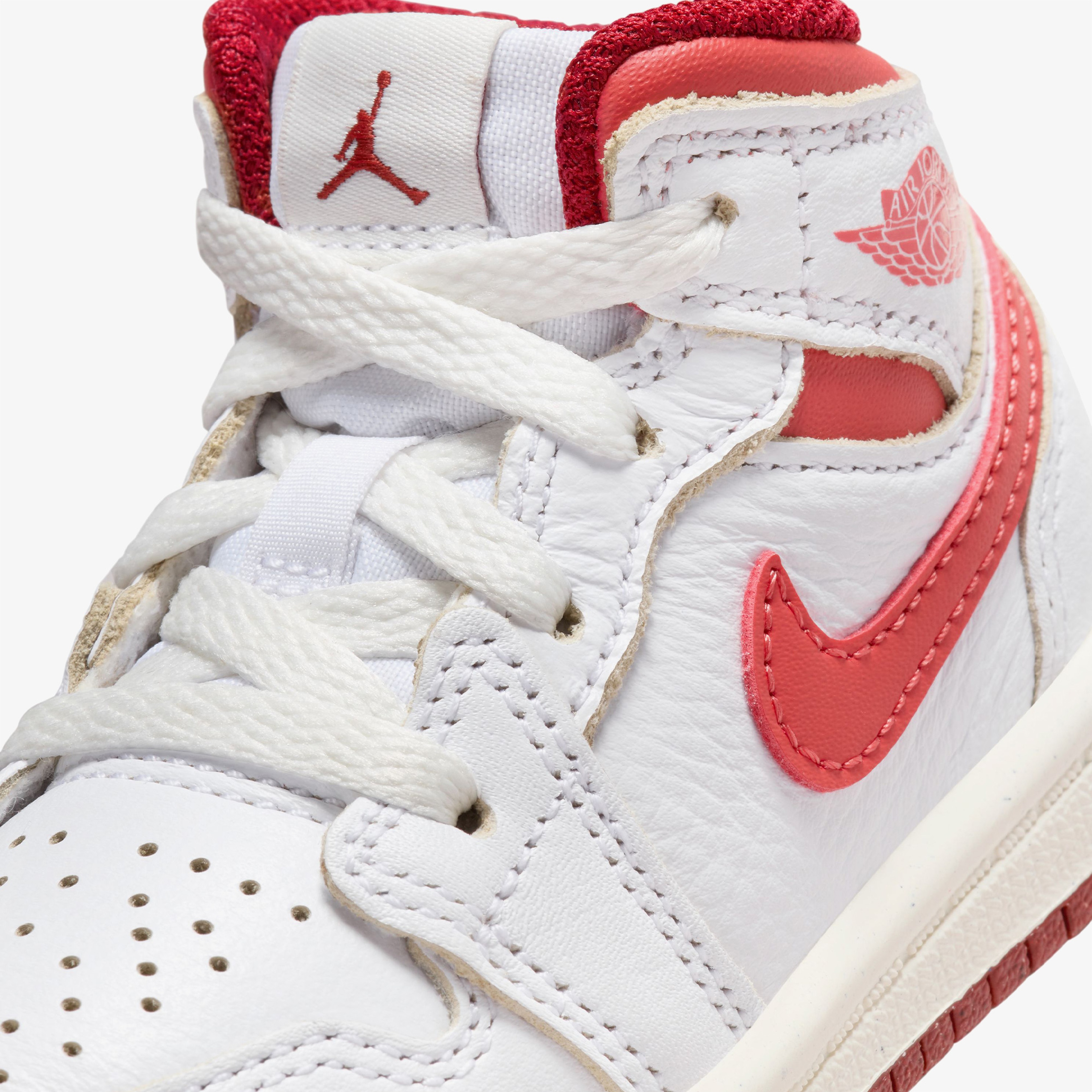 Jordan 1 Mid SE Çocuk Beyaz Spor Ayakkabı