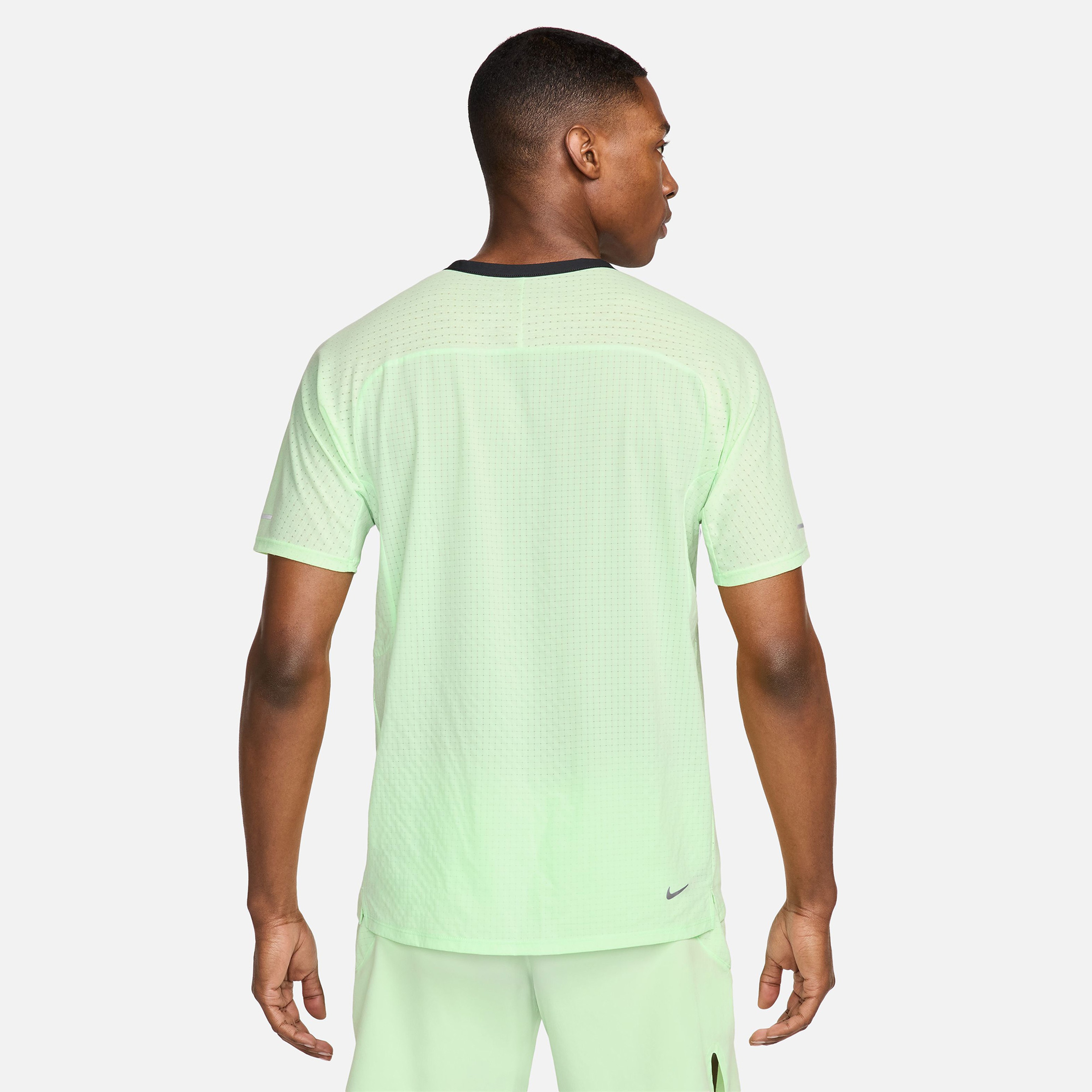 Nike Dri-Fit Trail Solar Chase Erkek Yeşil T-Shirt