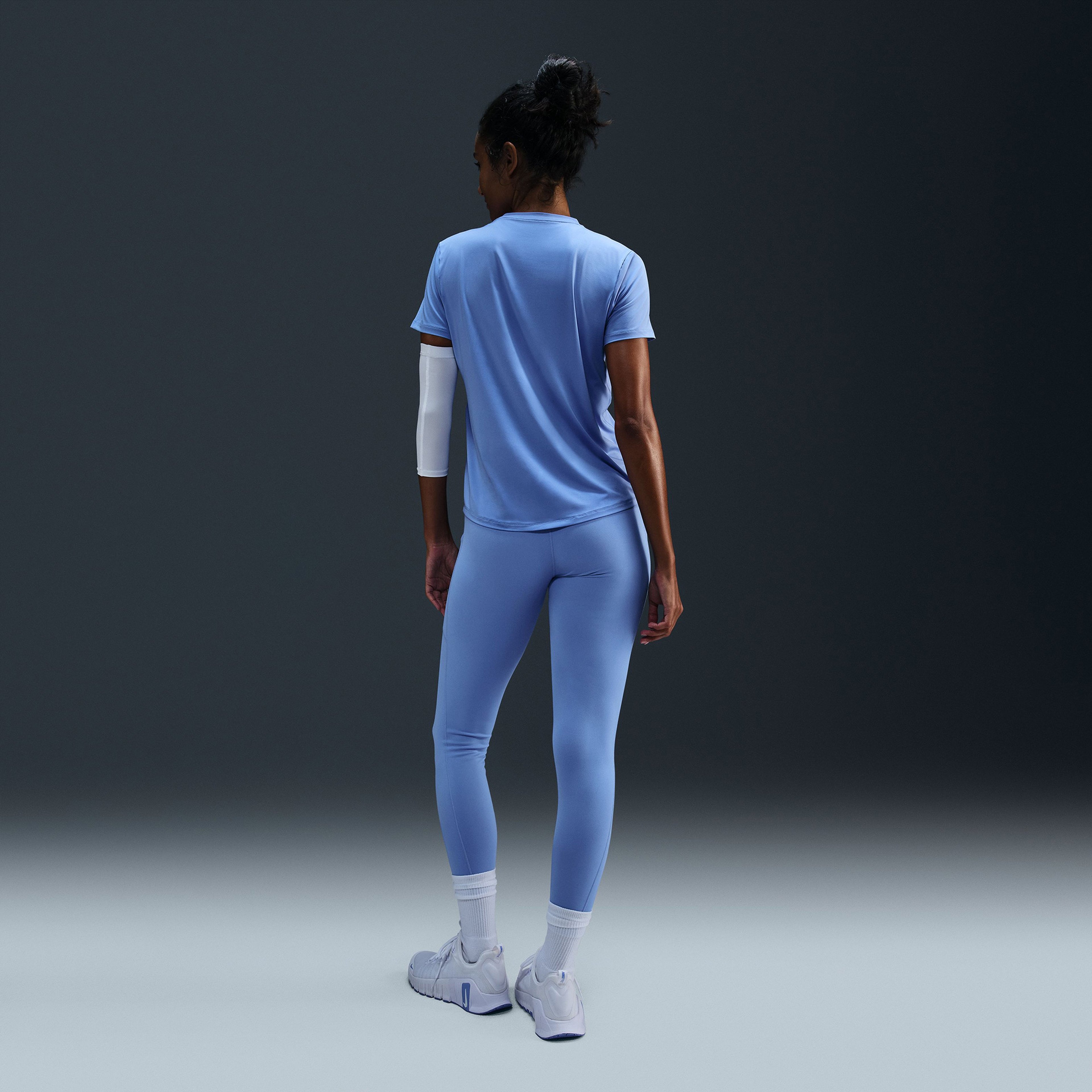 Nike One Classic Dri-Fit Kadın Mavi T-Shirt