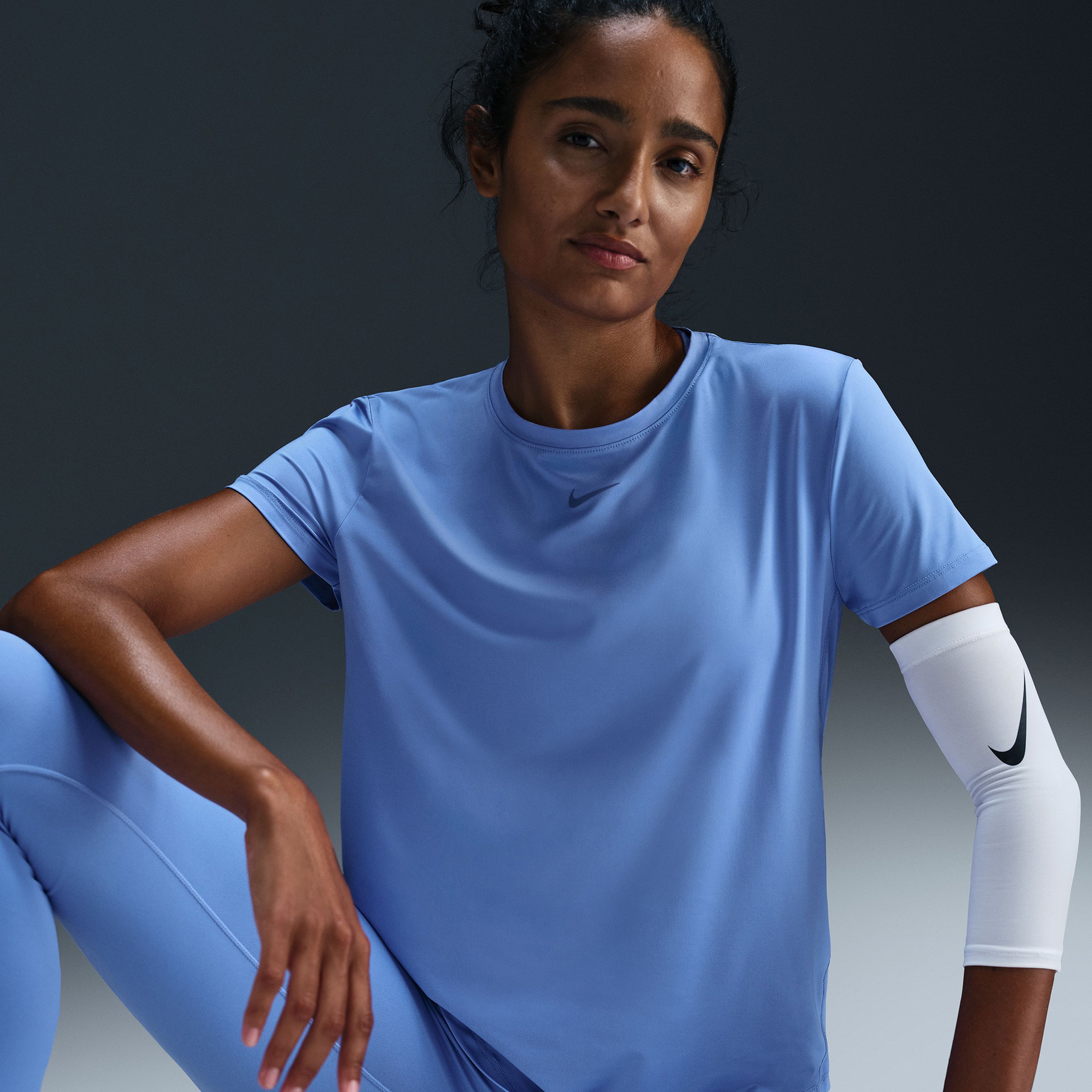 Nike One Classic Dri-Fit Kadın Mavi T-Shirt
