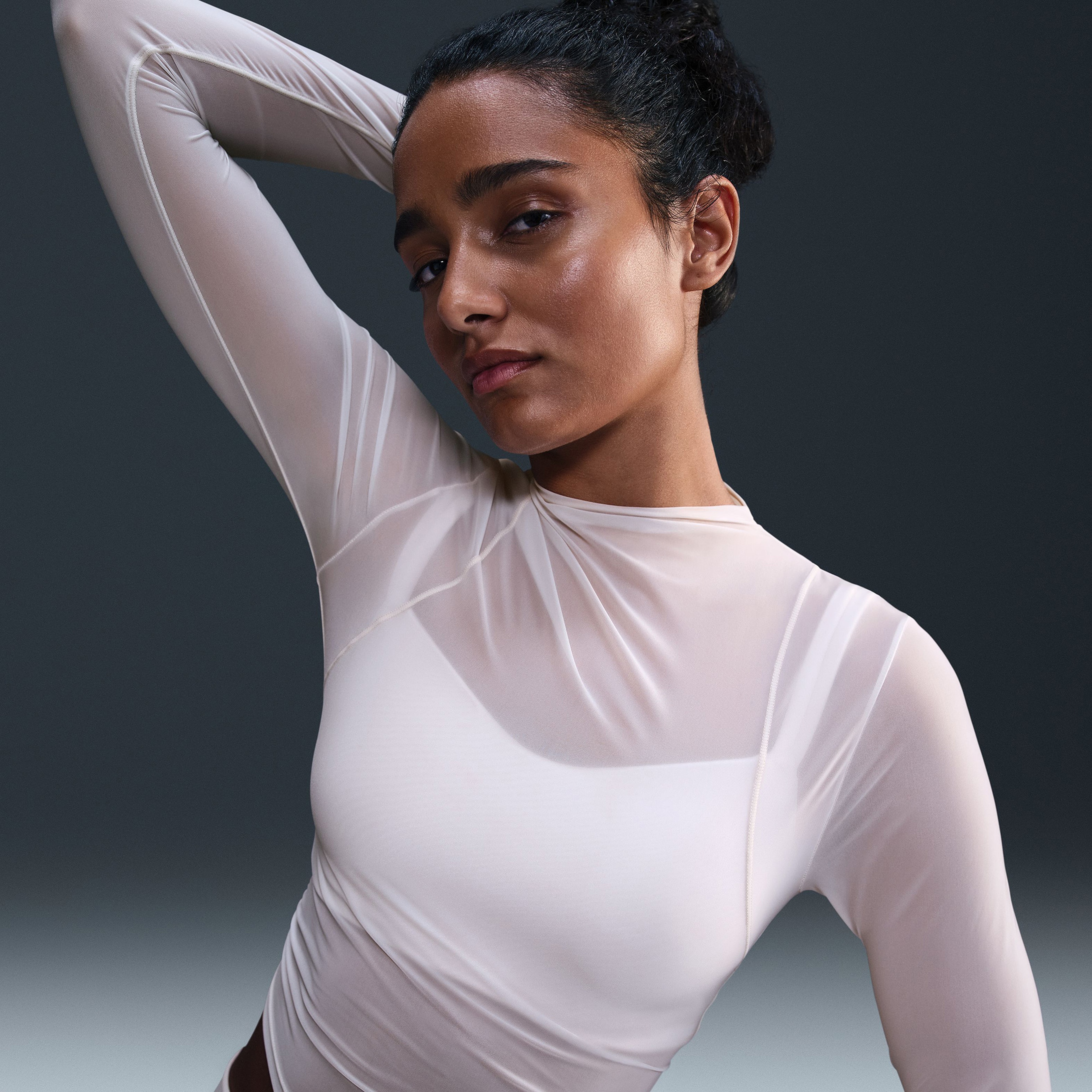 Nike Dri-Fit Zenvy Kadın Krem Uzun Kollu T-Shirt