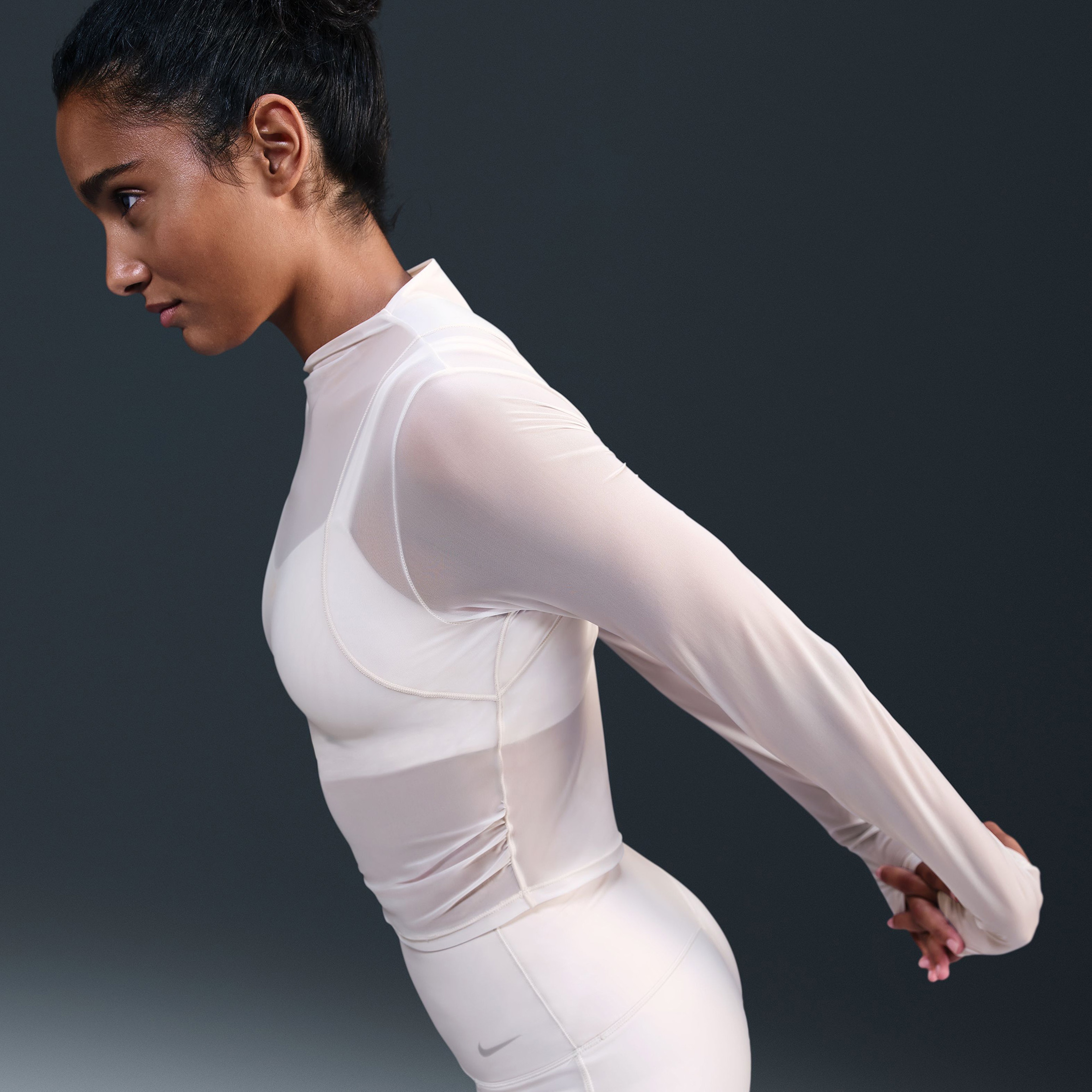 Nike Dri-Fit Zenvy Kadın Krem Uzun Kollu T-Shirt