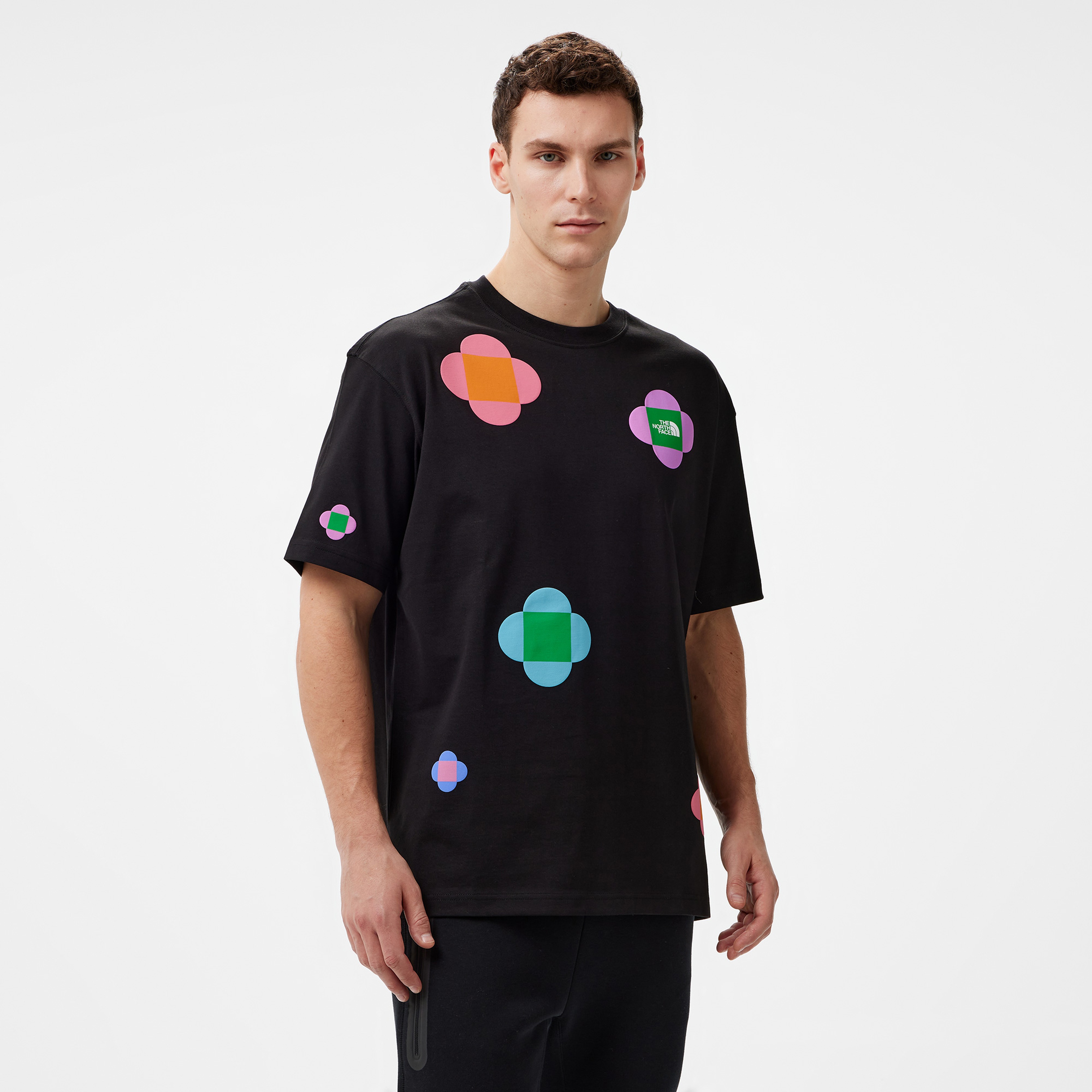 The North Face x Yinka Erkek Siyah T-Shirt