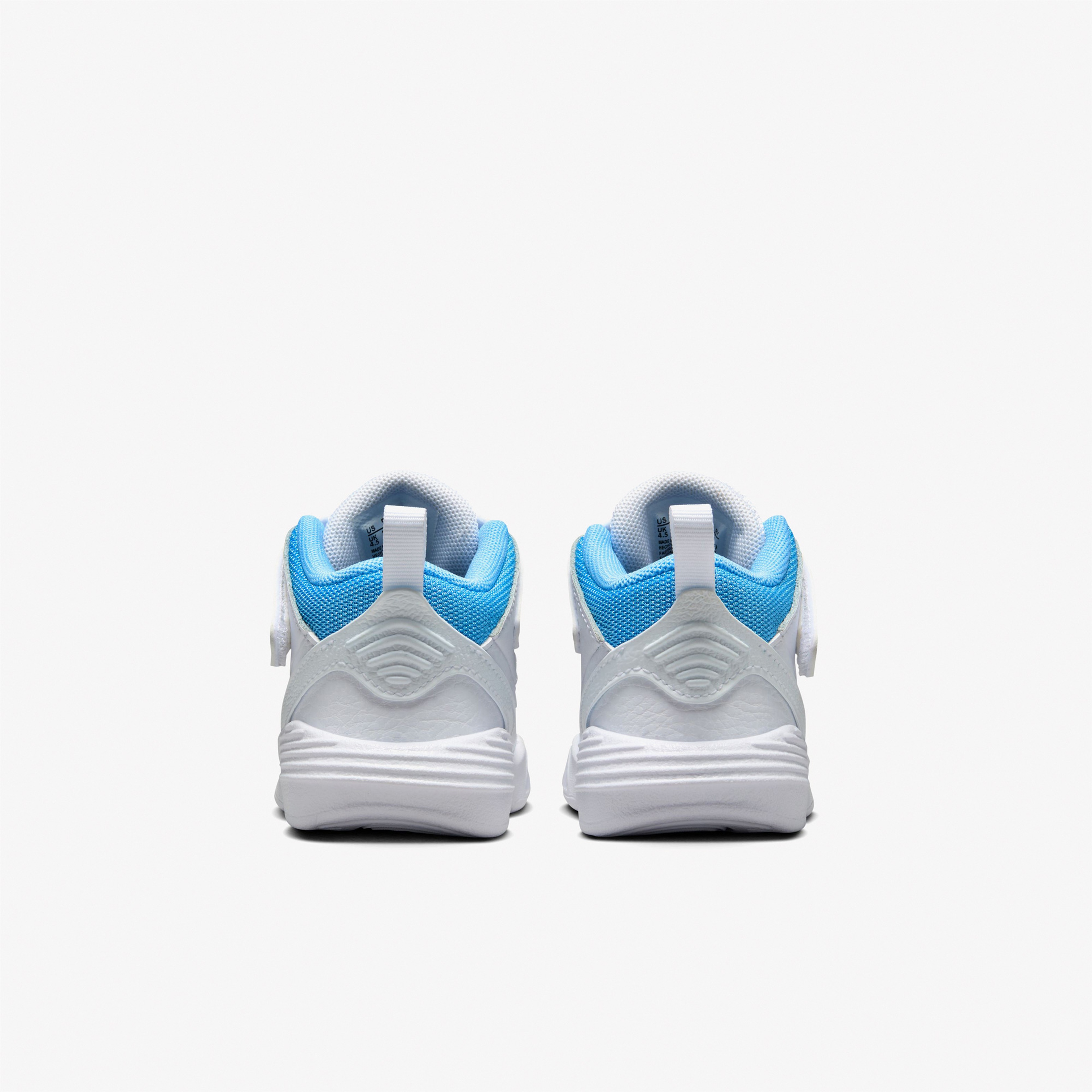 Jordan Max Aura 5 Çocuk Beyaz Spor Ayakkabı