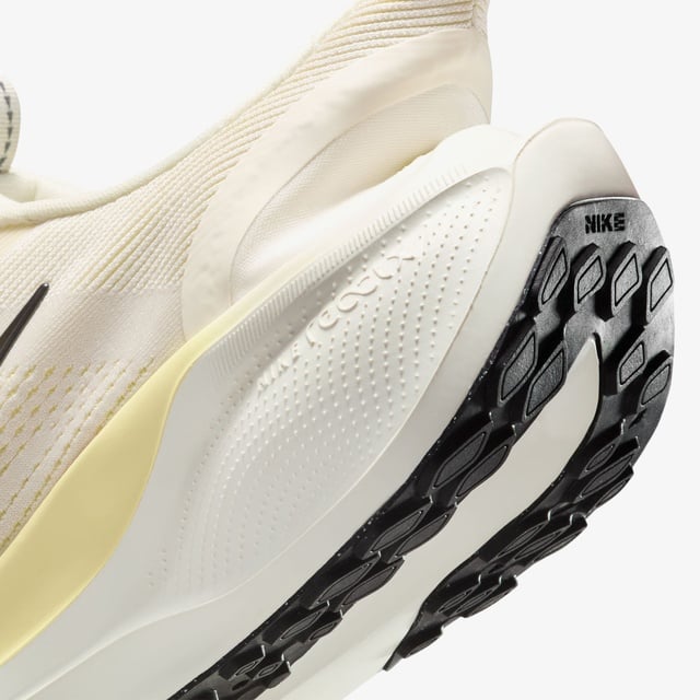 Nike Pegasus EasyOn Kadın Beyaz Koşu Ayakkabısı - Görsel 11