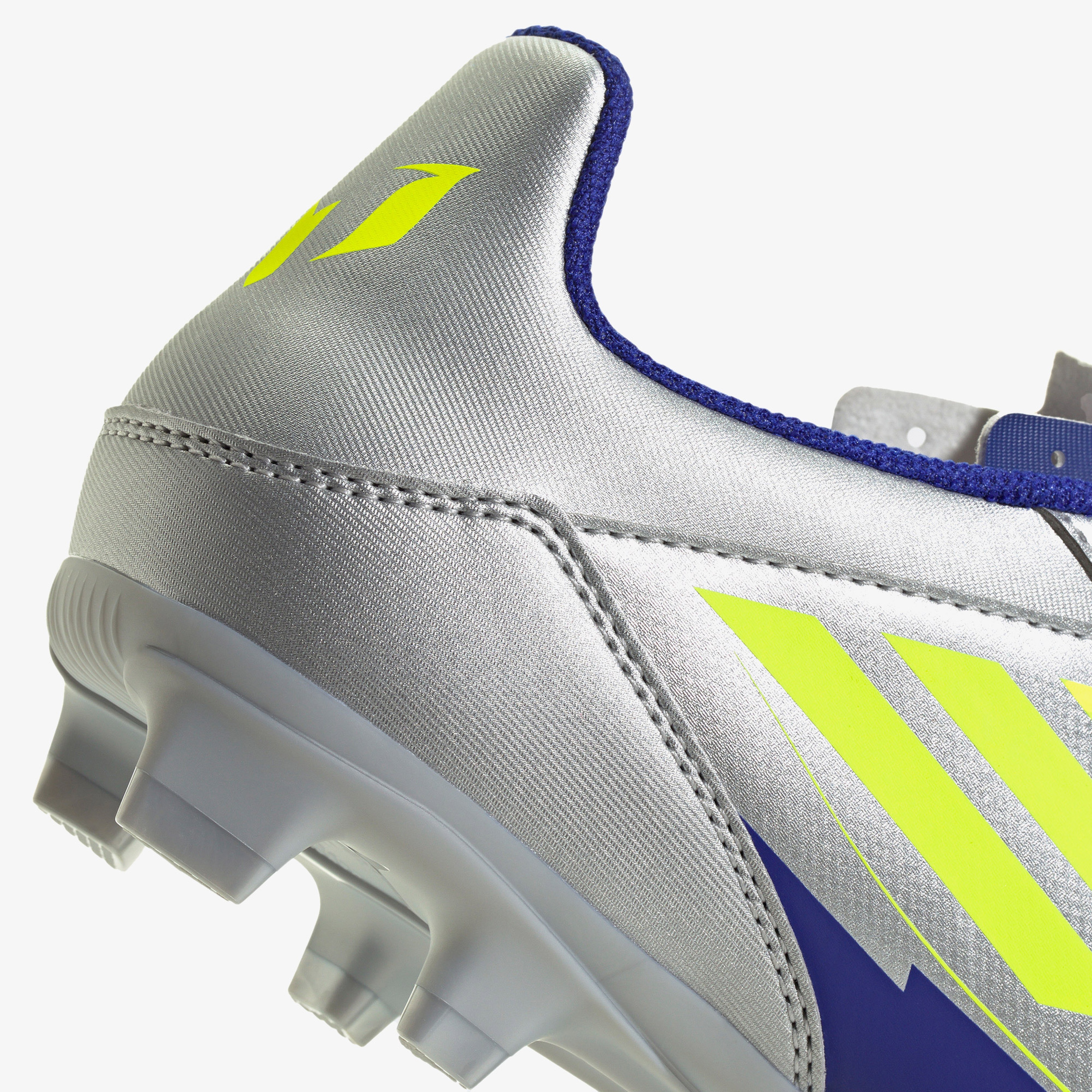 adidas F50 Club Messi Erkek Gri Çim Saha Kramponu