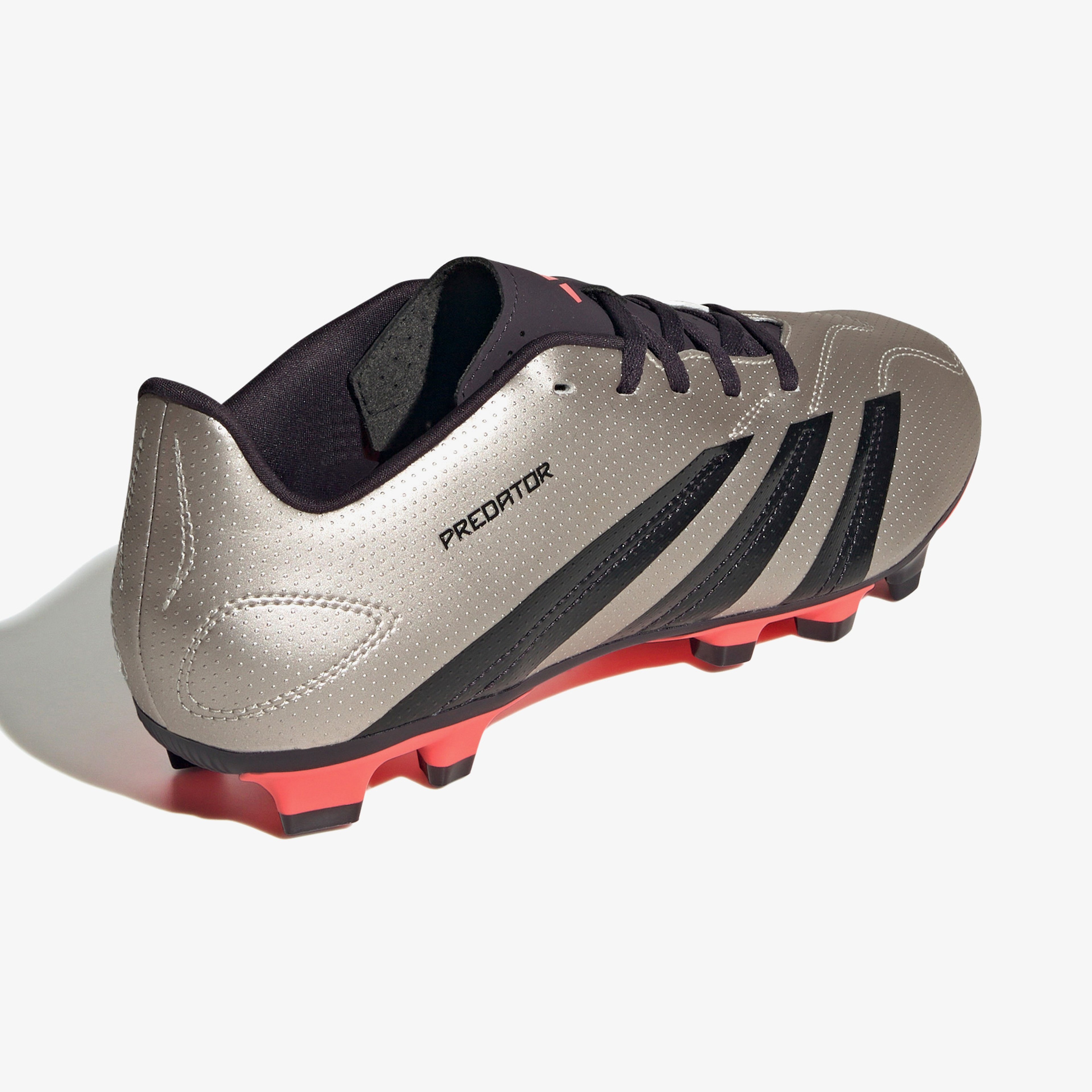 adidas Predator FG Erkek Gri Çim Saha Kramponu