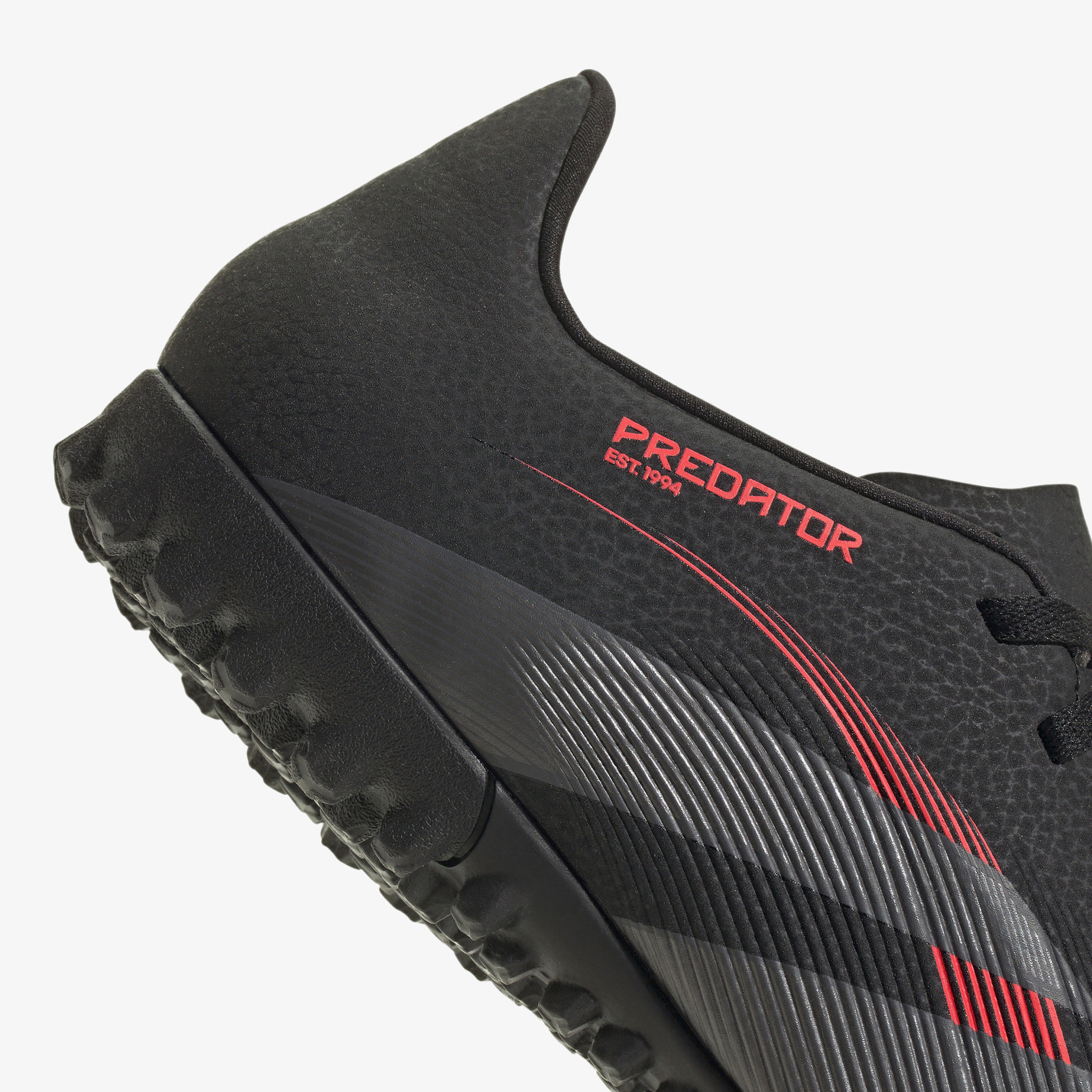 adidas Predator Club Erkek Siyah Halı Saha Kramponu