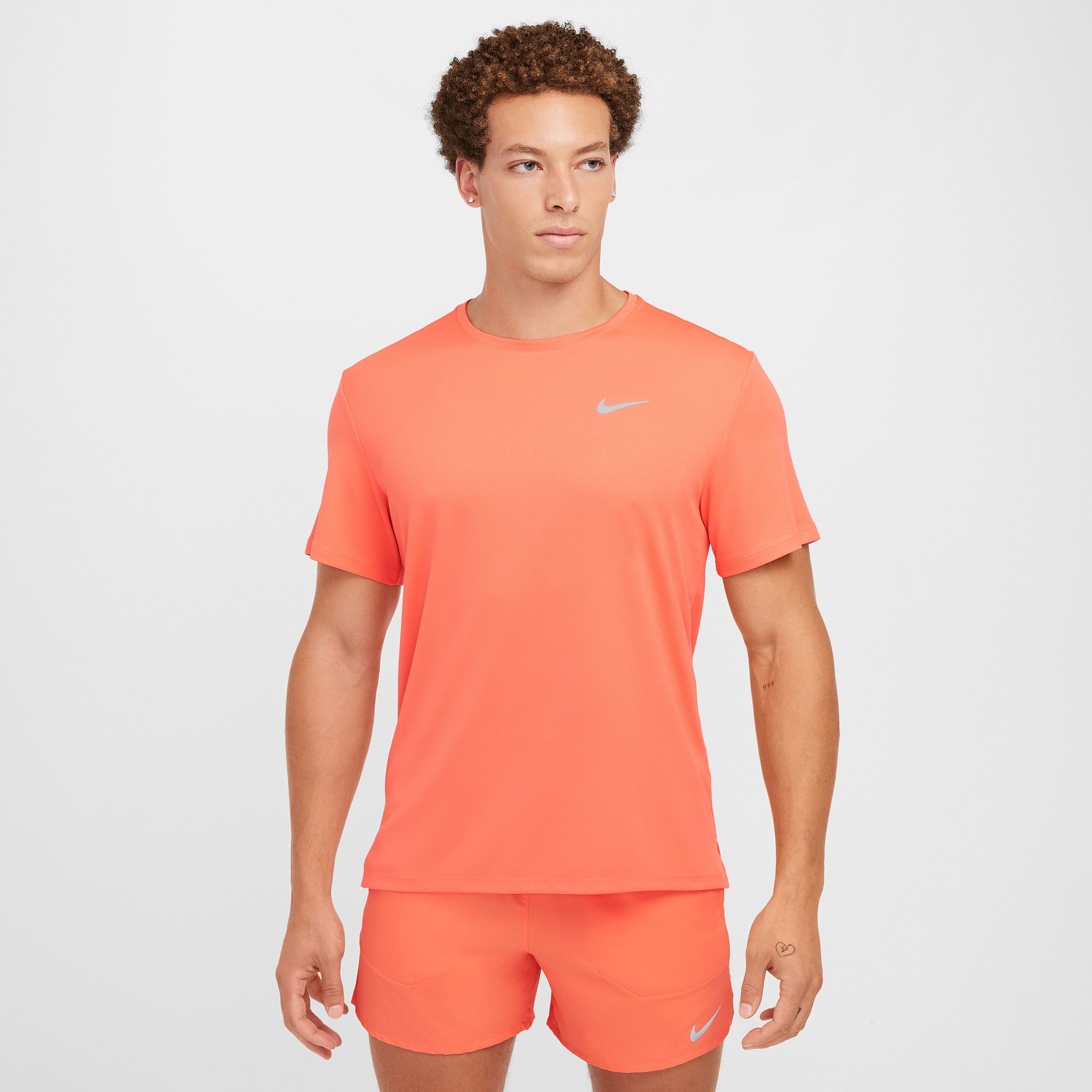 Nike Dri-Fit Miler Erkek Pembe T-Shirt