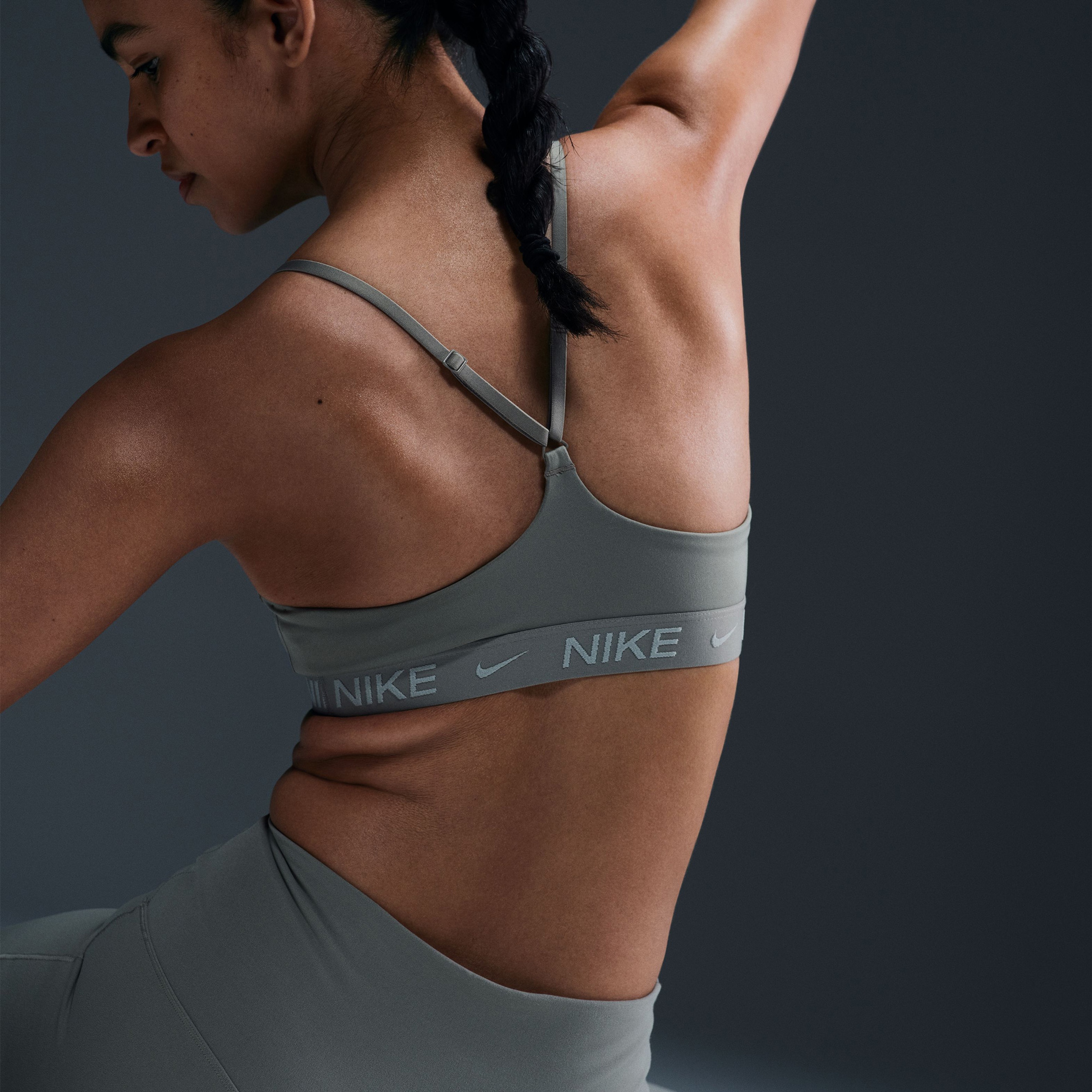 Nike Dri Fit Indy Light Support Kadın Yeşil Antrenman Bra