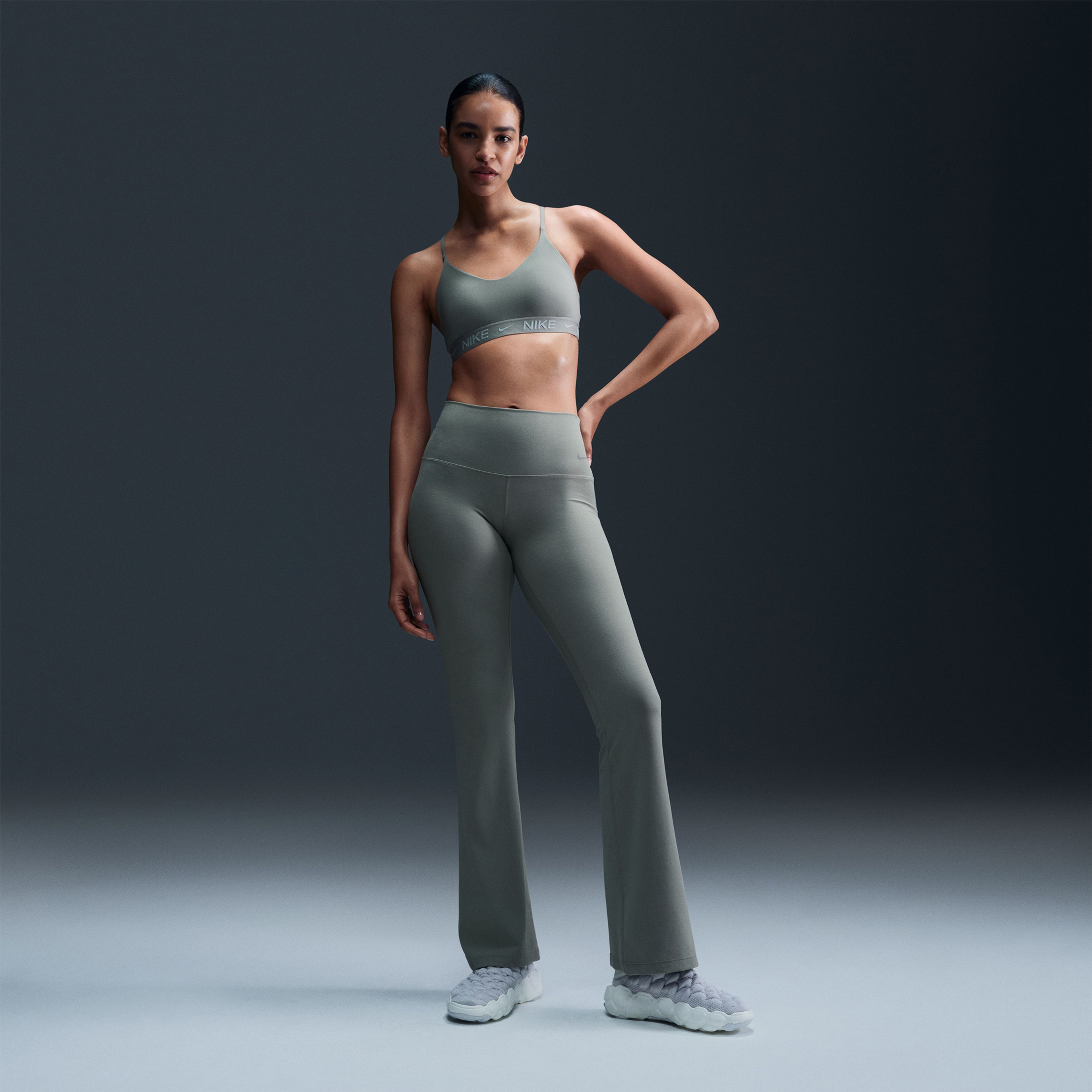 Nike Dri Fit Indy Light Support Kadın Yeşil Antrenman Bra