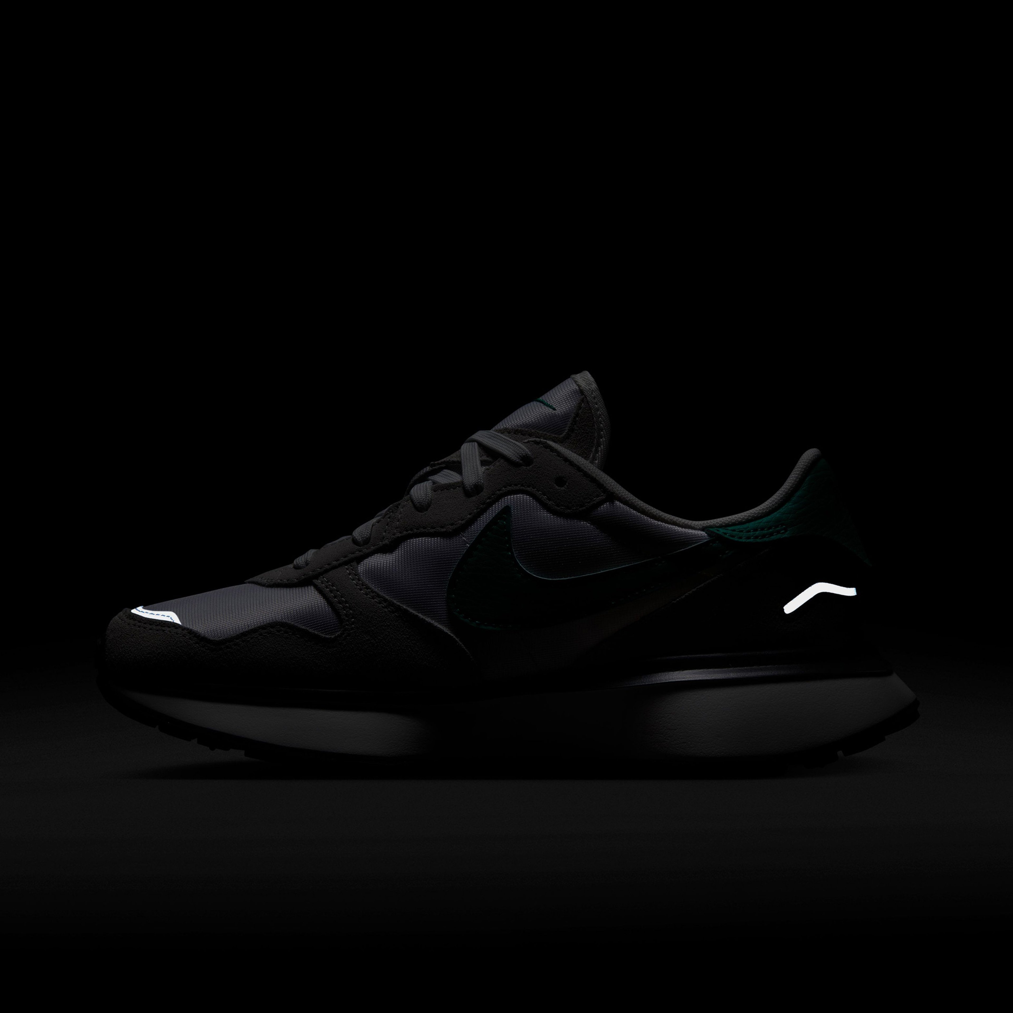 Nike Phoenix Waffle Kadın Beyaz Spor Ayakkabı